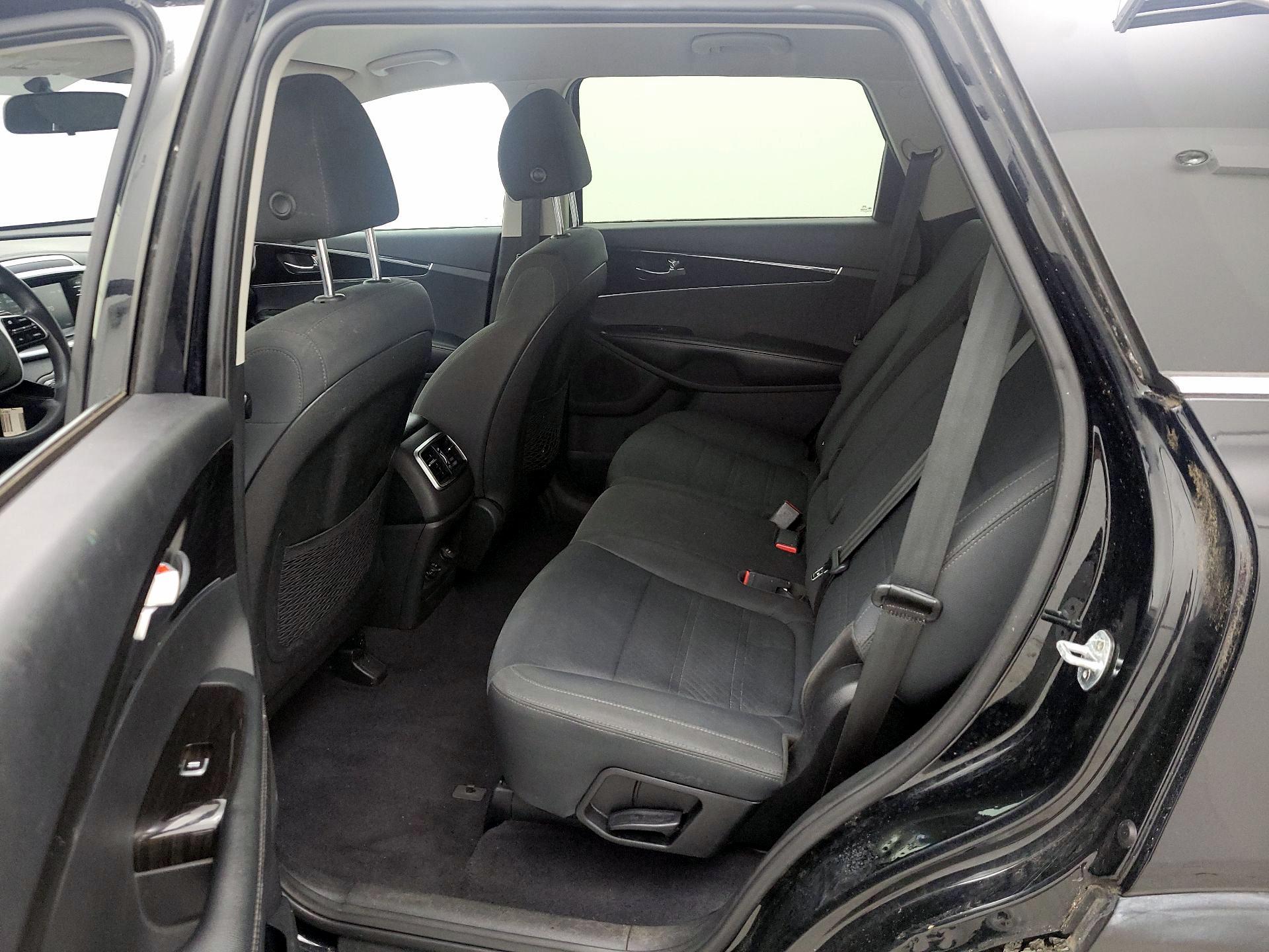 Thumbnail: 2019 Kia Sorento - 19