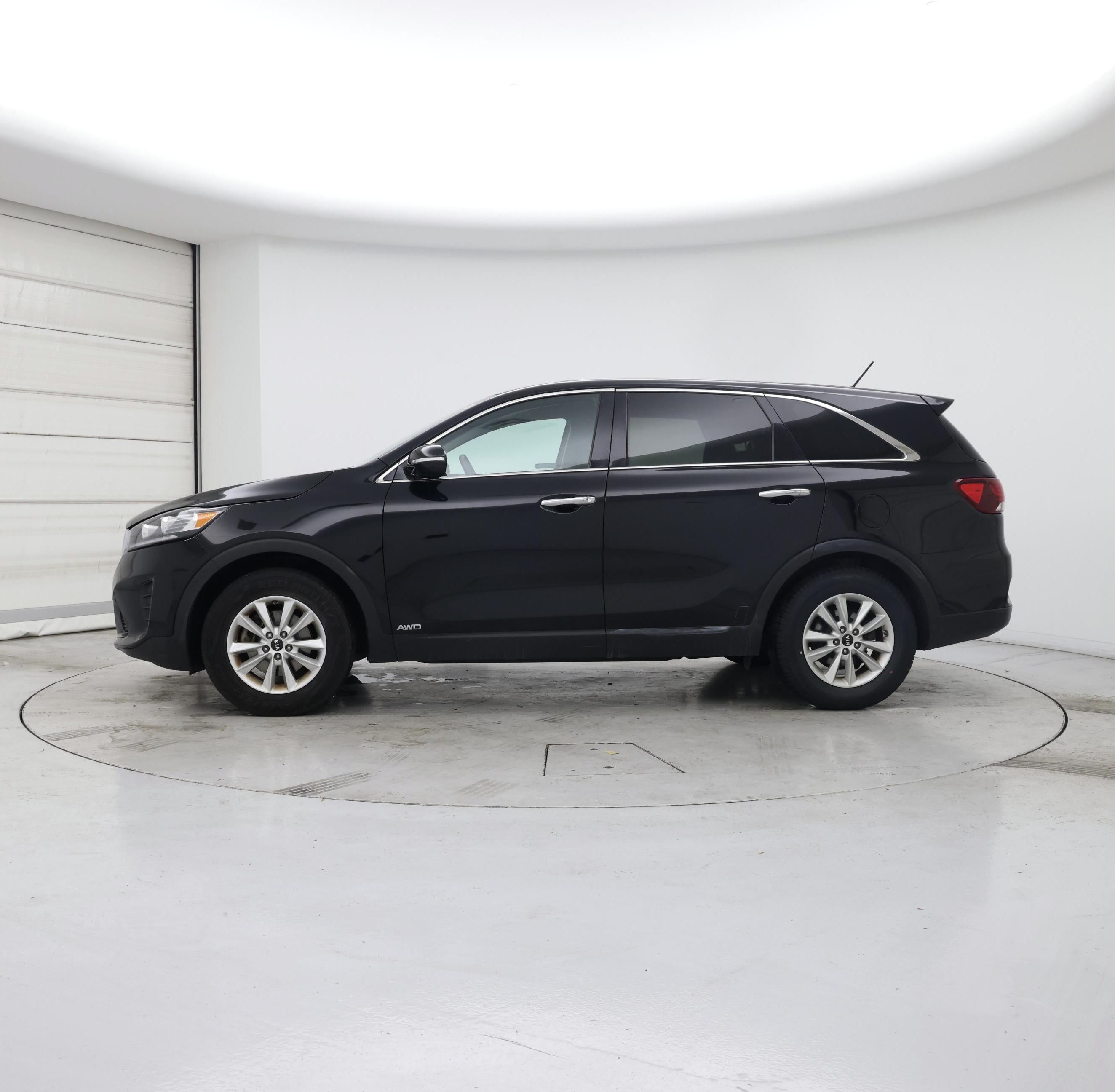 Thumbnail: 2019 Kia Sorento - 3