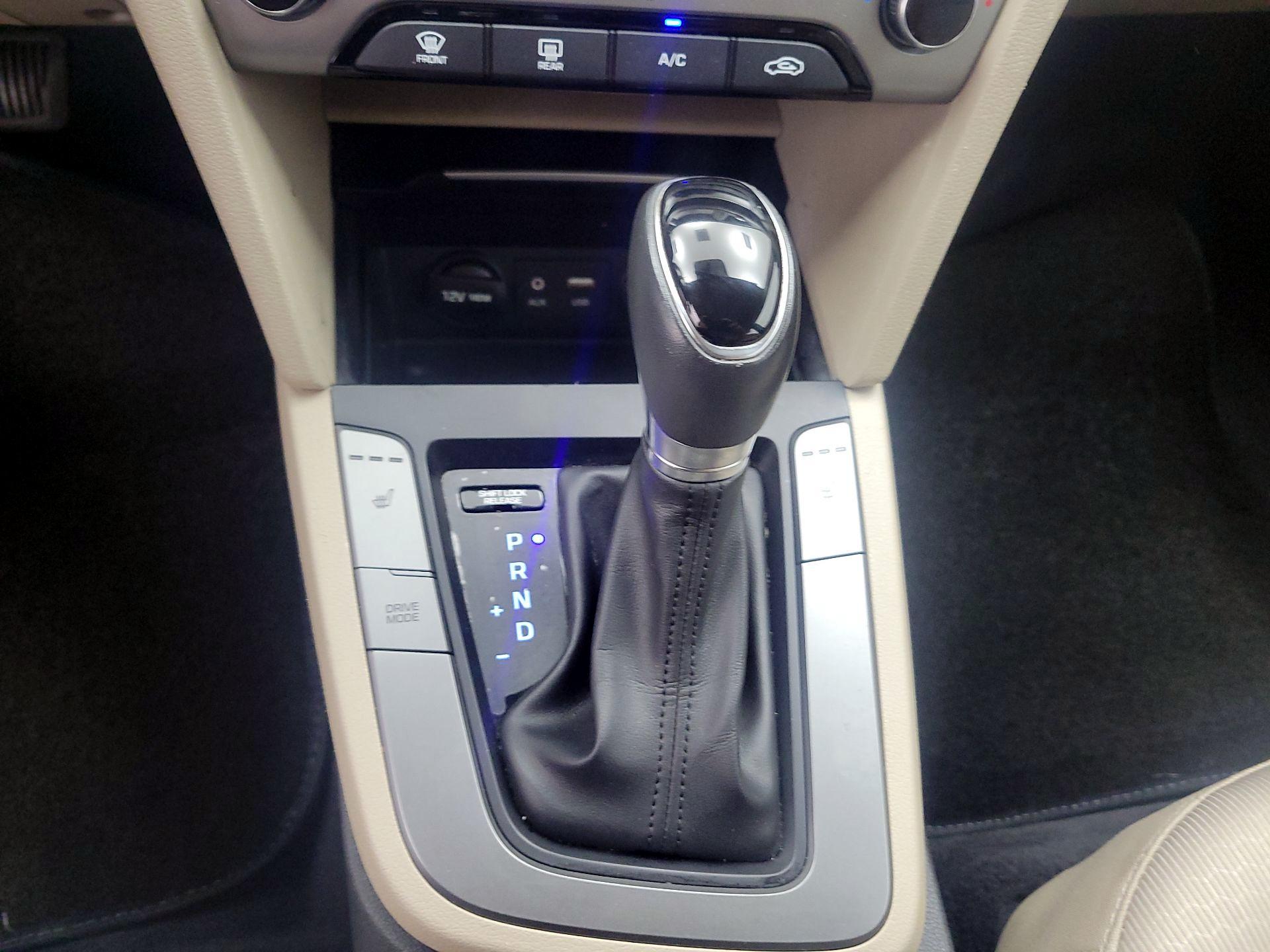 Thumbnail: 2018 Hyundai Elantra - 17