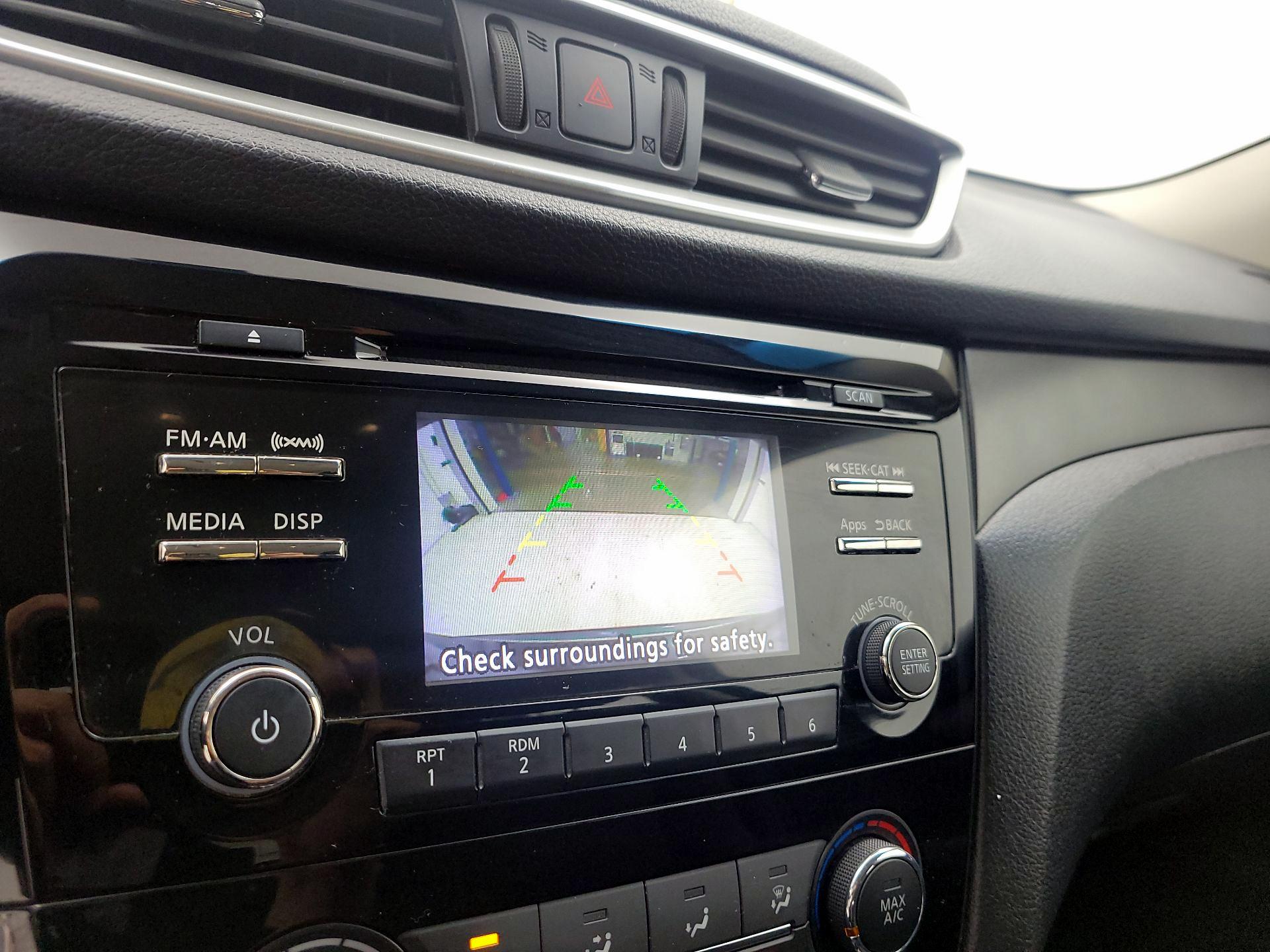 Thumbnail: 2015 Nissan Rogue - 14