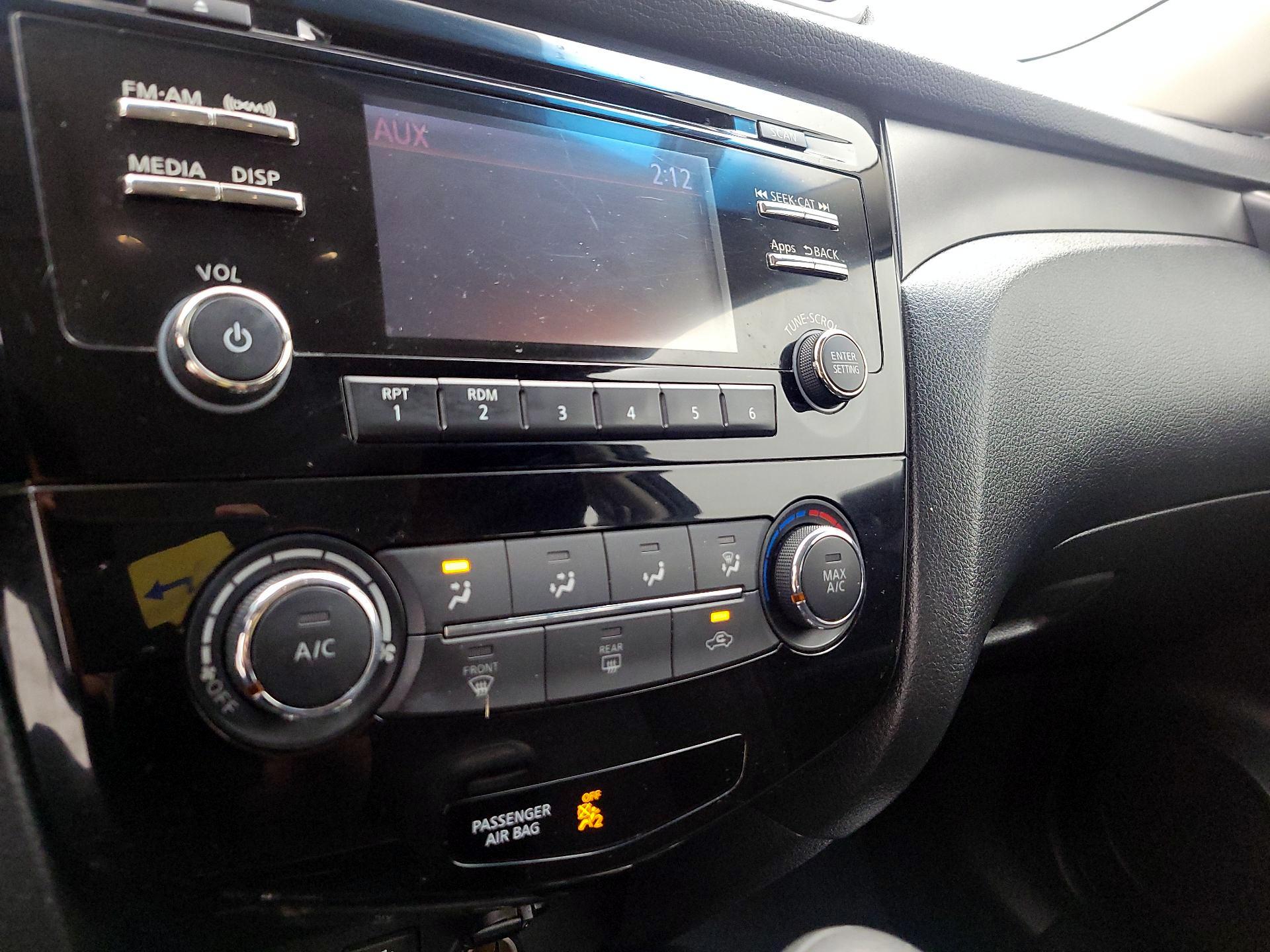 Thumbnail: 2015 Nissan Rogue - 16