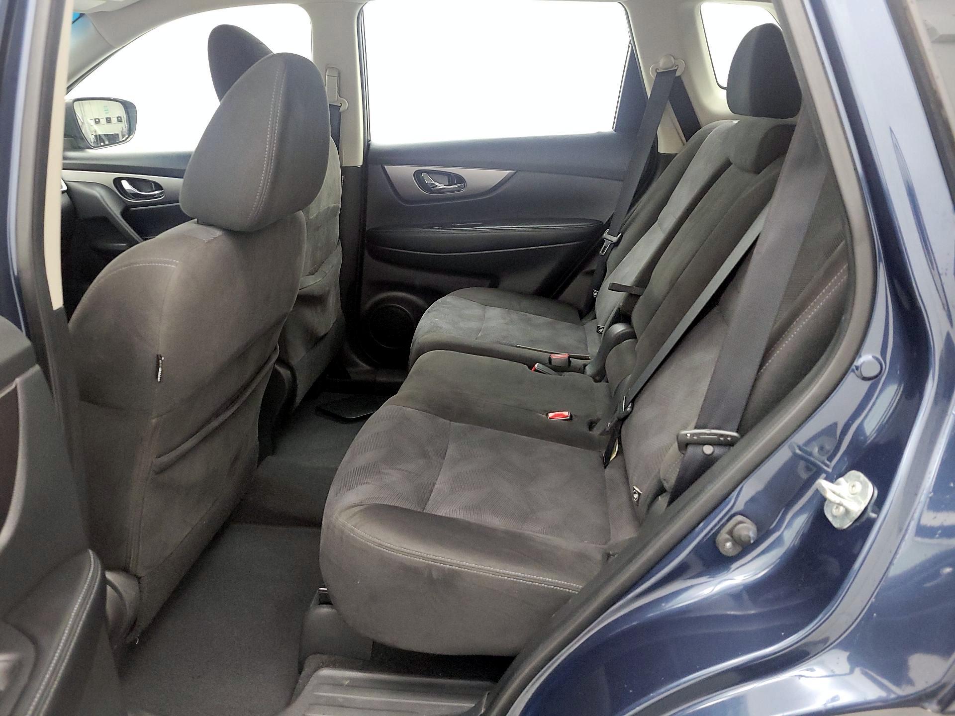 Thumbnail: 2015 Nissan Rogue - 19