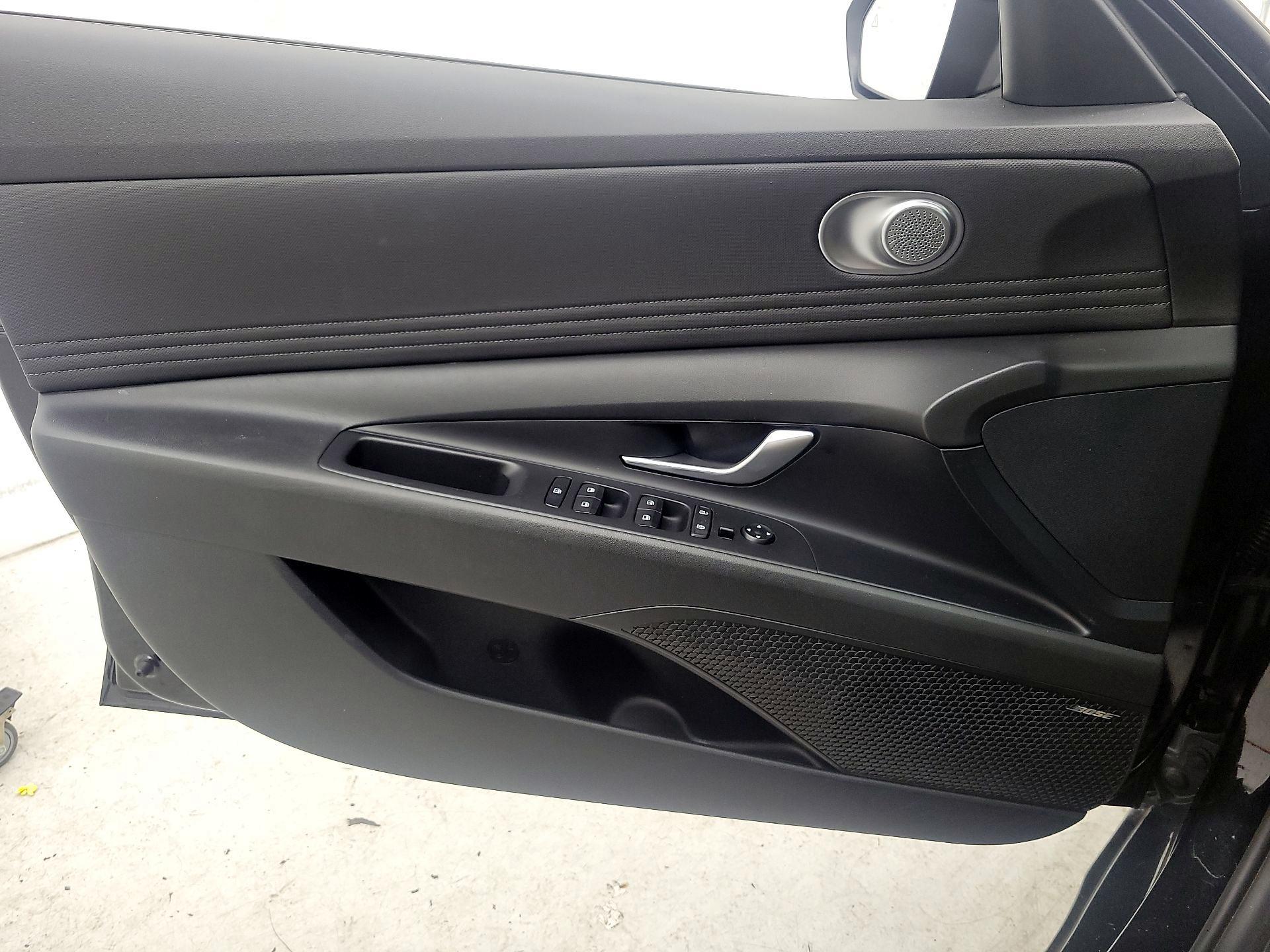 Thumbnail: 2021 Hyundai Elantra - 12