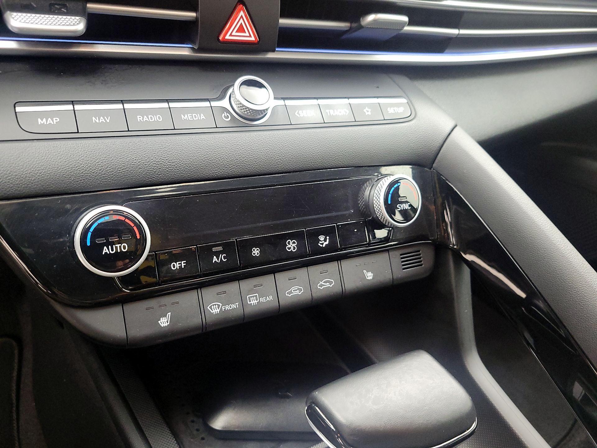 Thumbnail: 2021 Hyundai Elantra - 16