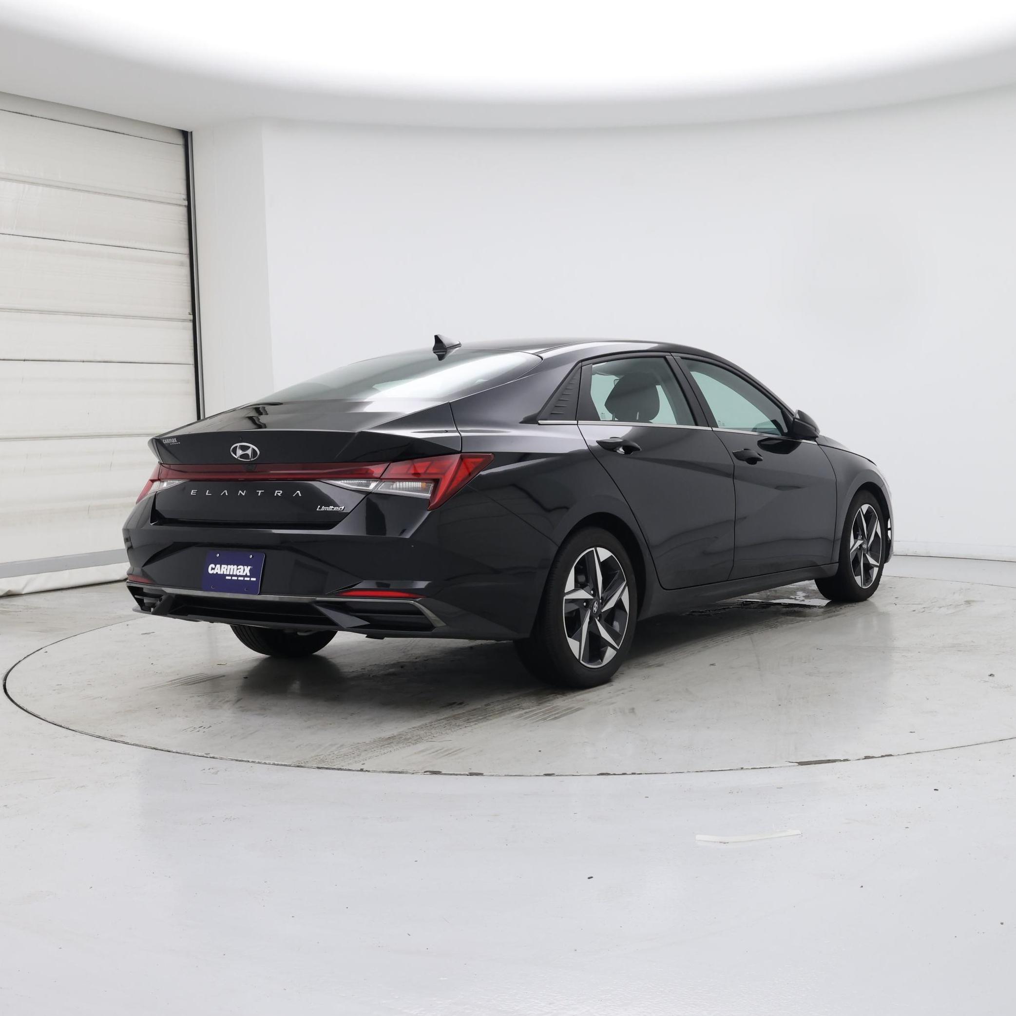Thumbnail: 2021 Hyundai Elantra - 8