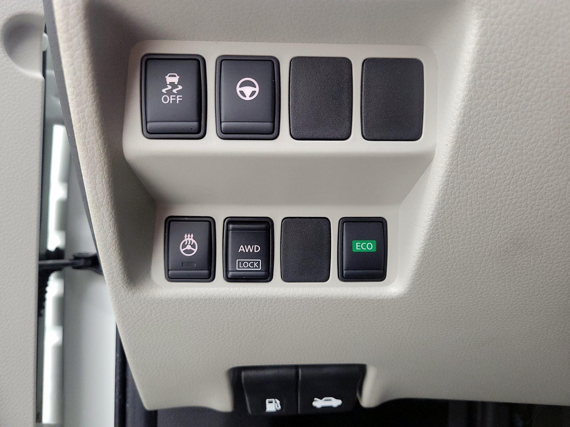 Thumbnail: 2019 Nissan Rogue Sport - 13