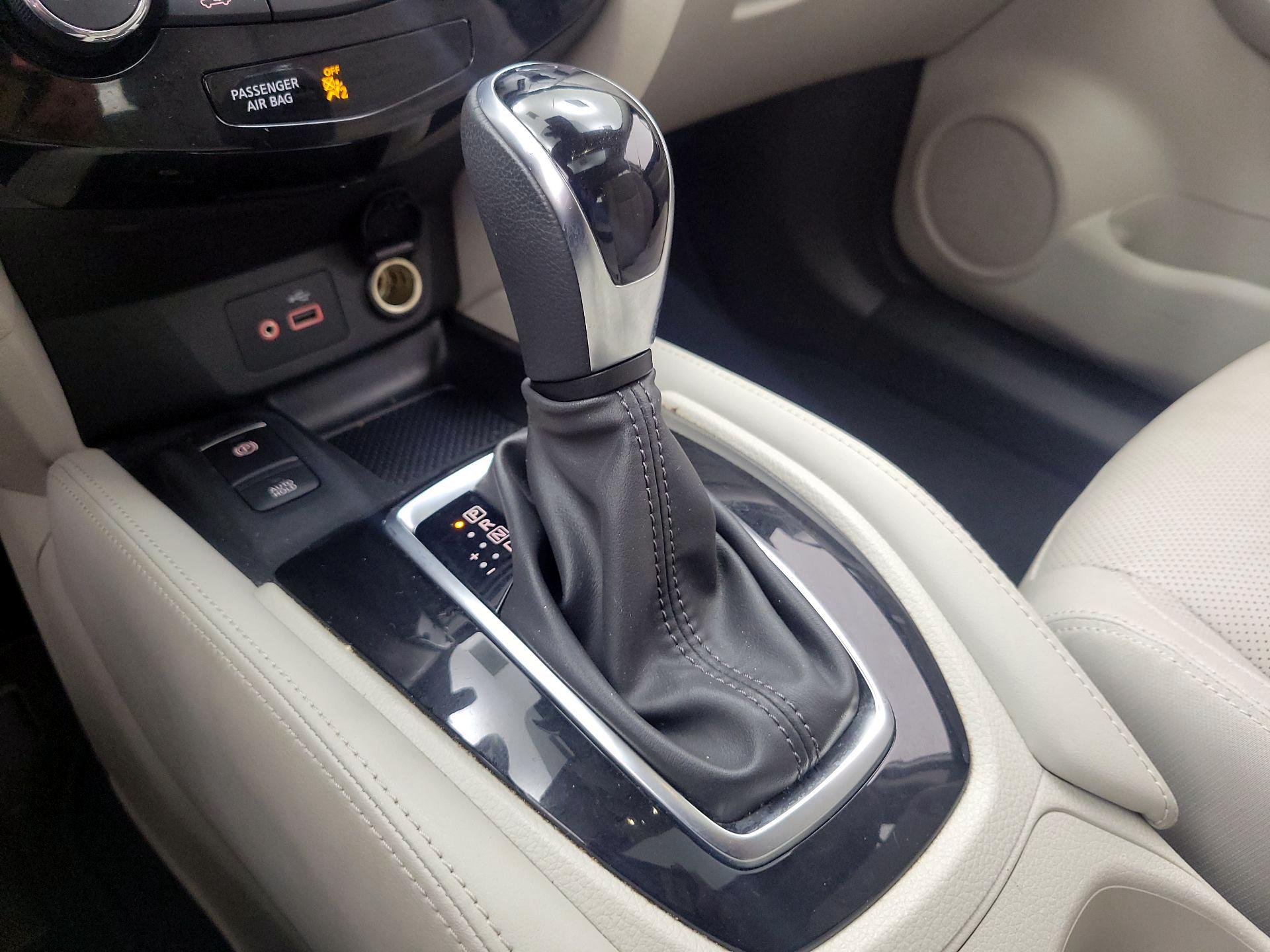 Thumbnail: 2019 Nissan Rogue Sport - 17