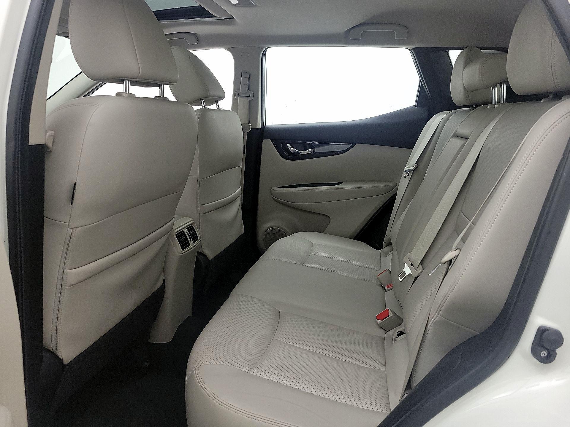 Thumbnail: 2019 Nissan Rogue Sport - 19