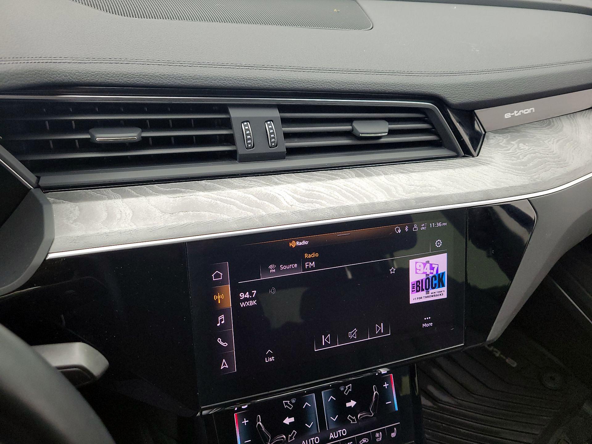 Thumbnail: 2021 Audi e-tron S - 15