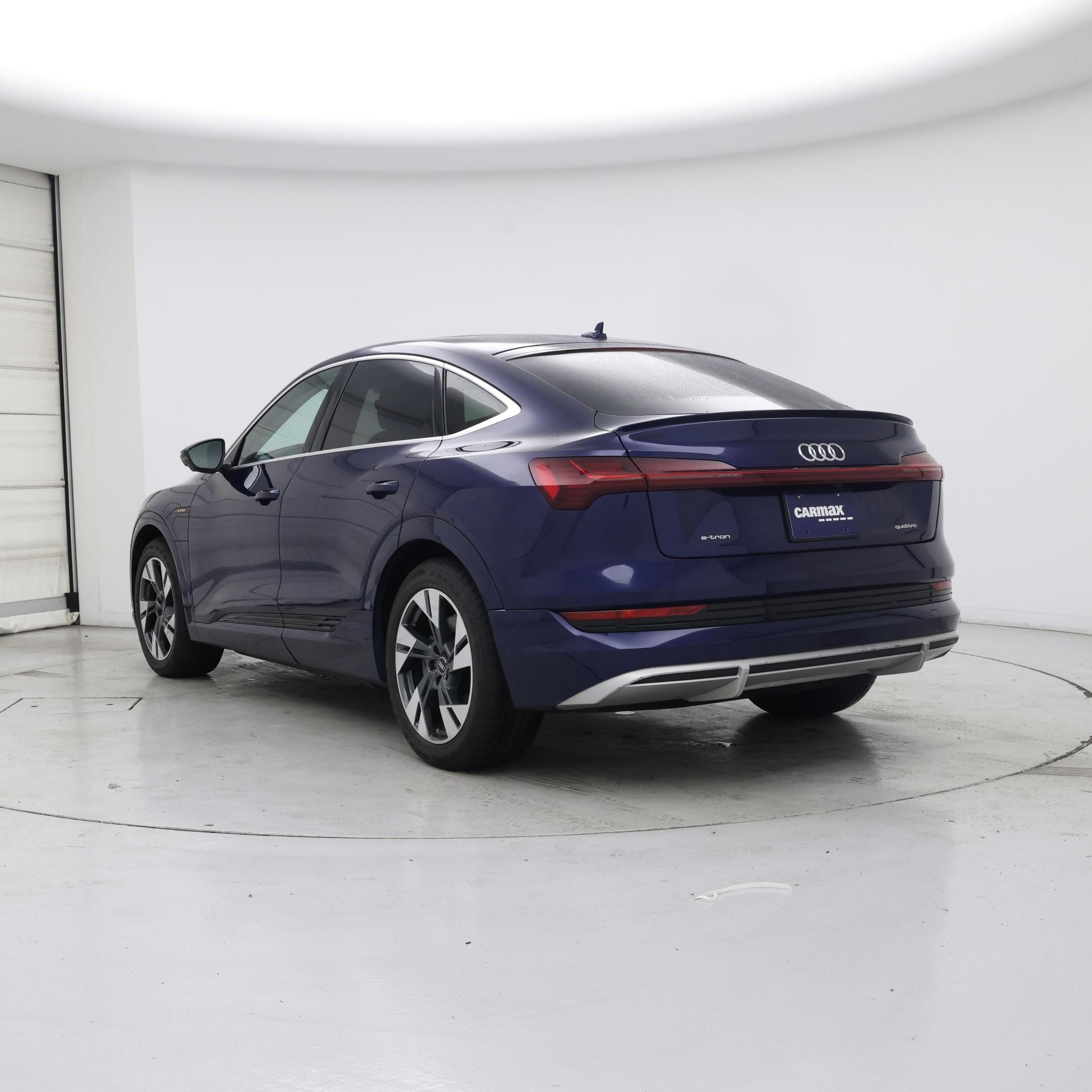 Thumbnail: 2021 Audi e-tron S - 2