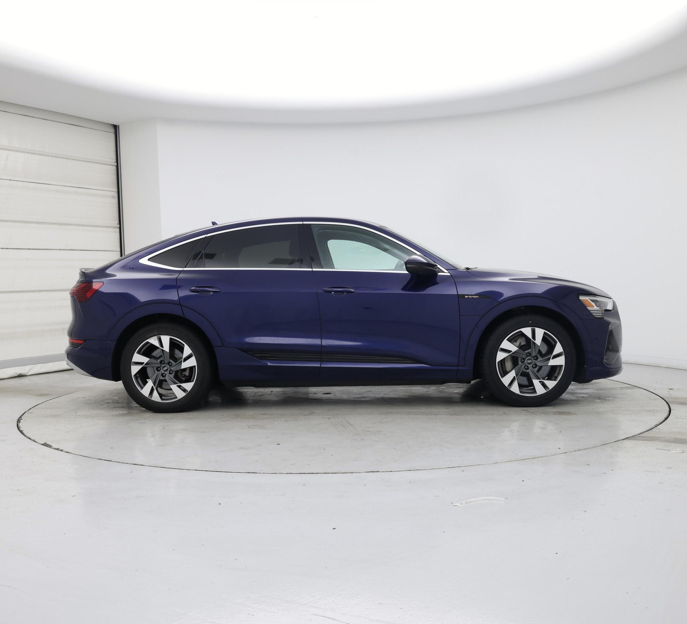 Thumbnail: 2021 Audi e-tron S - 7