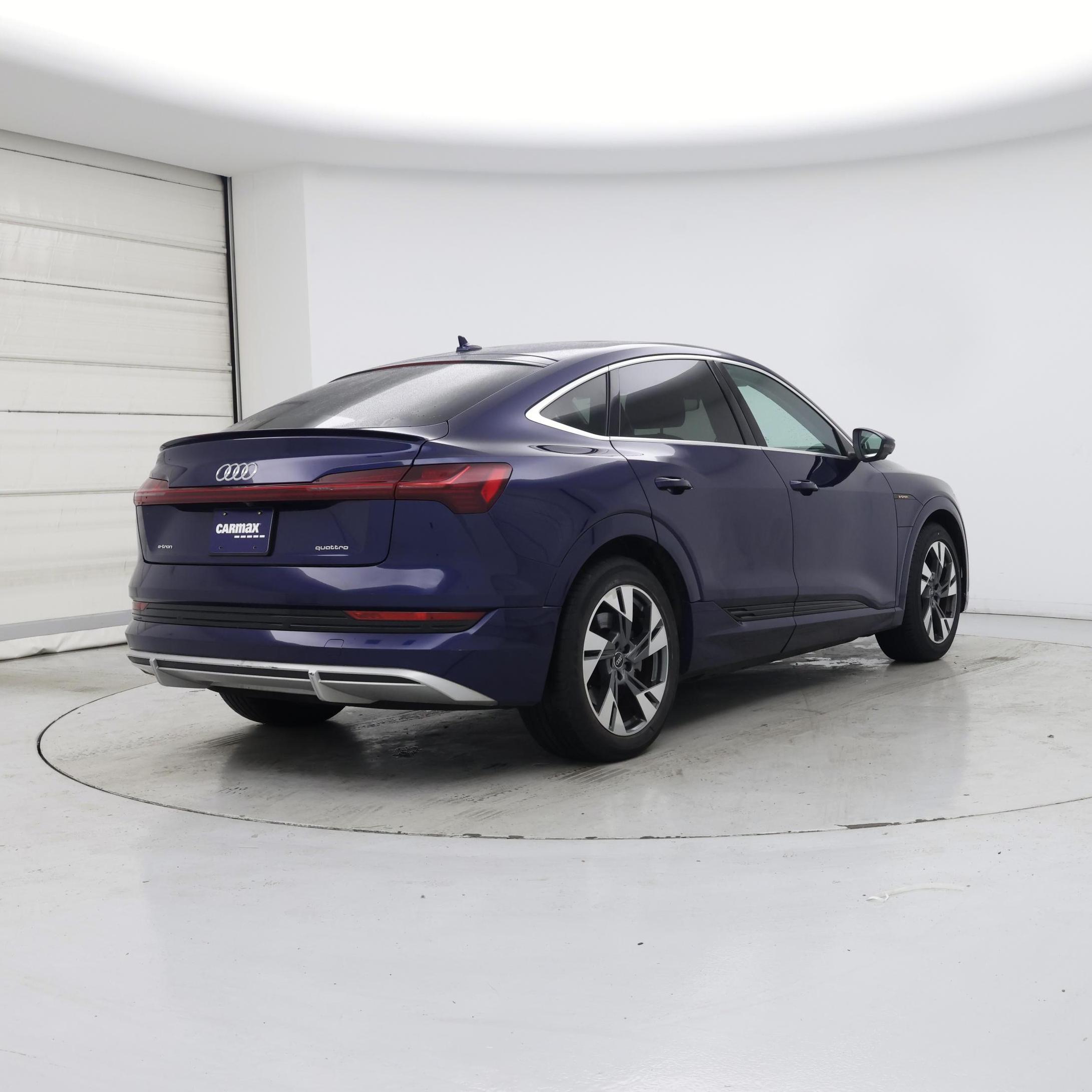 Thumbnail: 2021 Audi e-tron S - 8