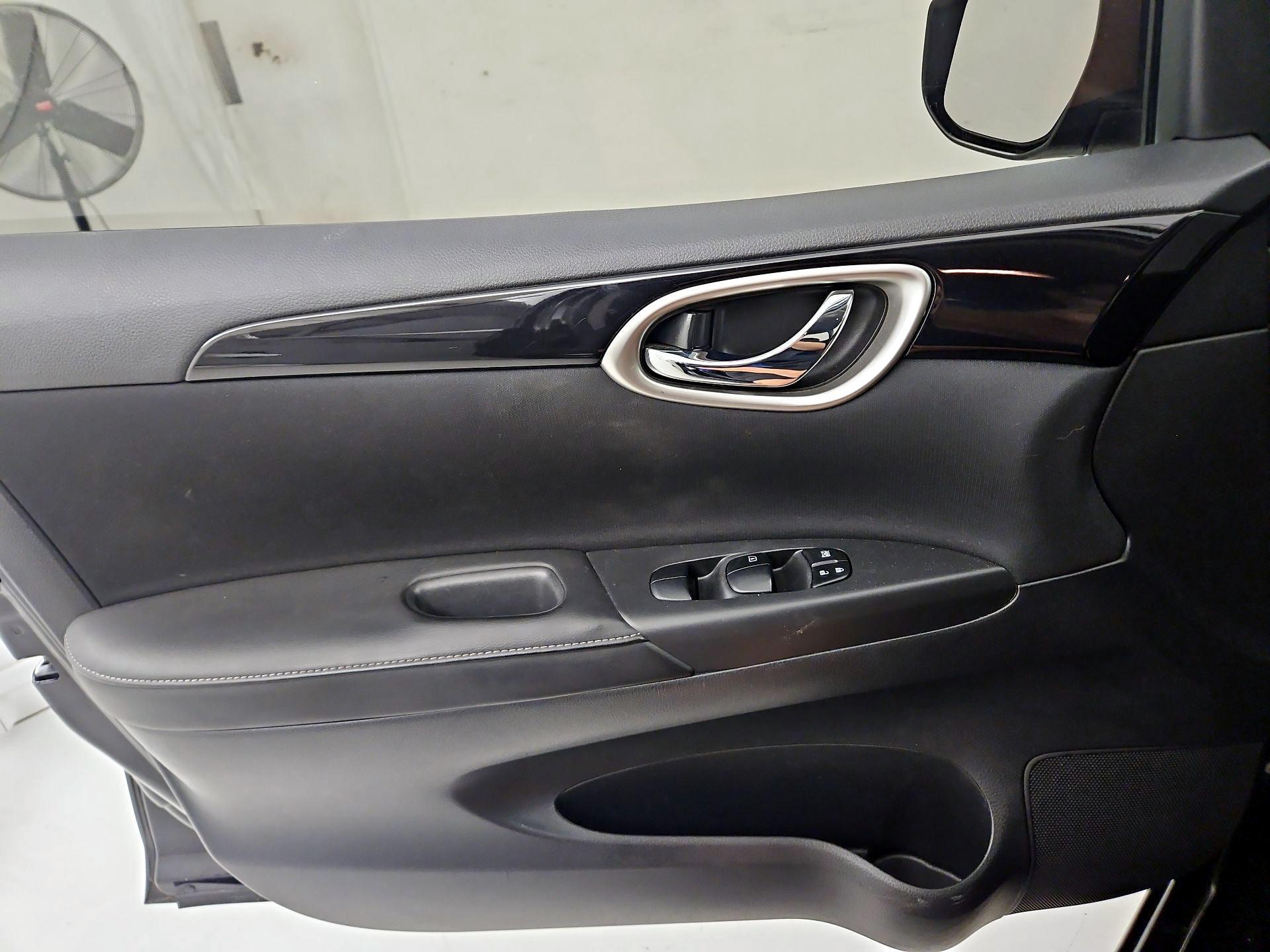 Thumbnail: 2019 Nissan Sentra - 12