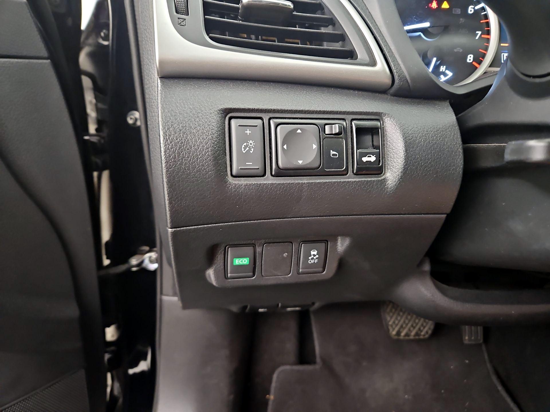 Thumbnail: 2019 Nissan Sentra - 13