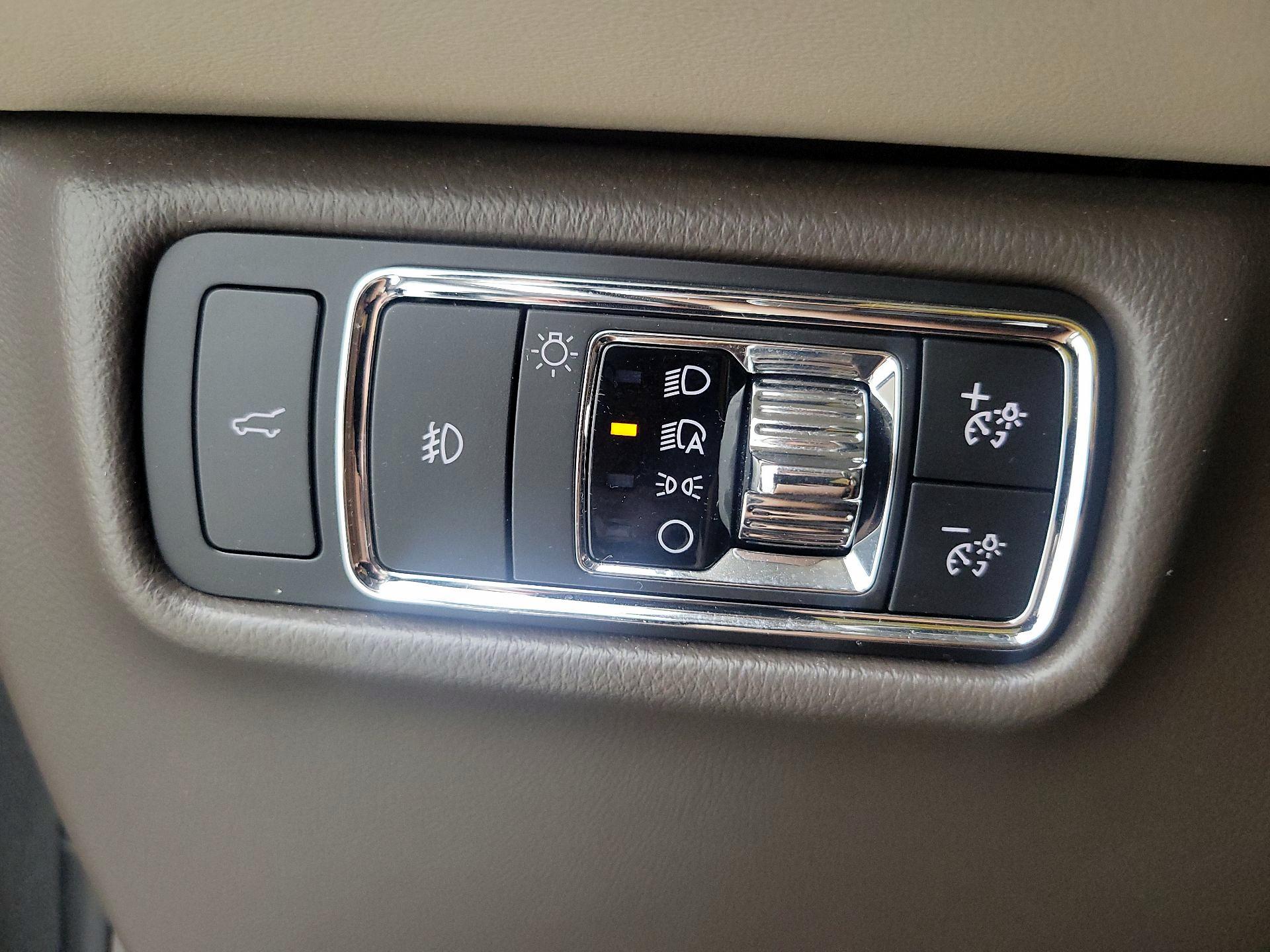 Thumbnail: 2020 Lincoln Aviator - 13