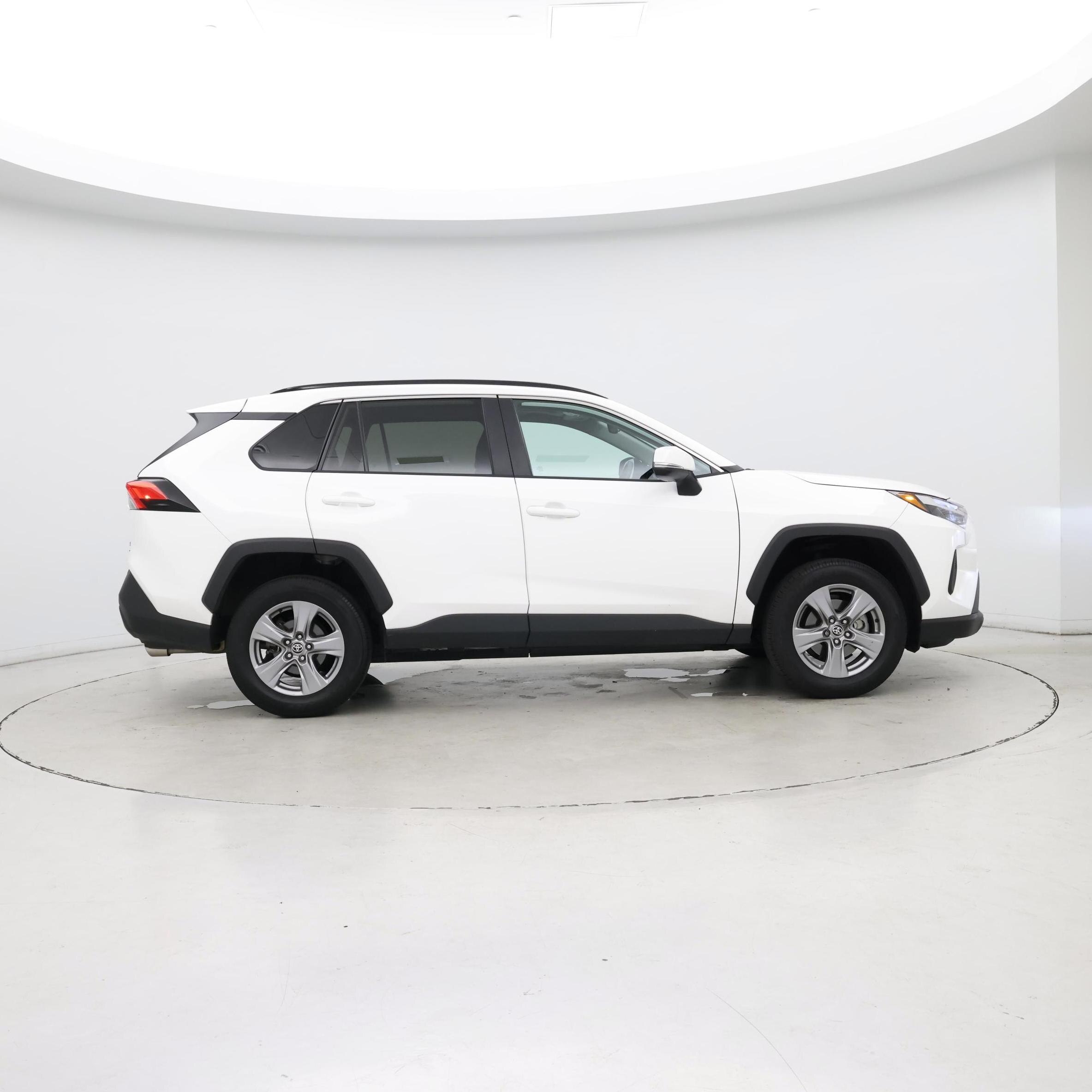 Thumbnail: 2022 Toyota RAV4 - 7