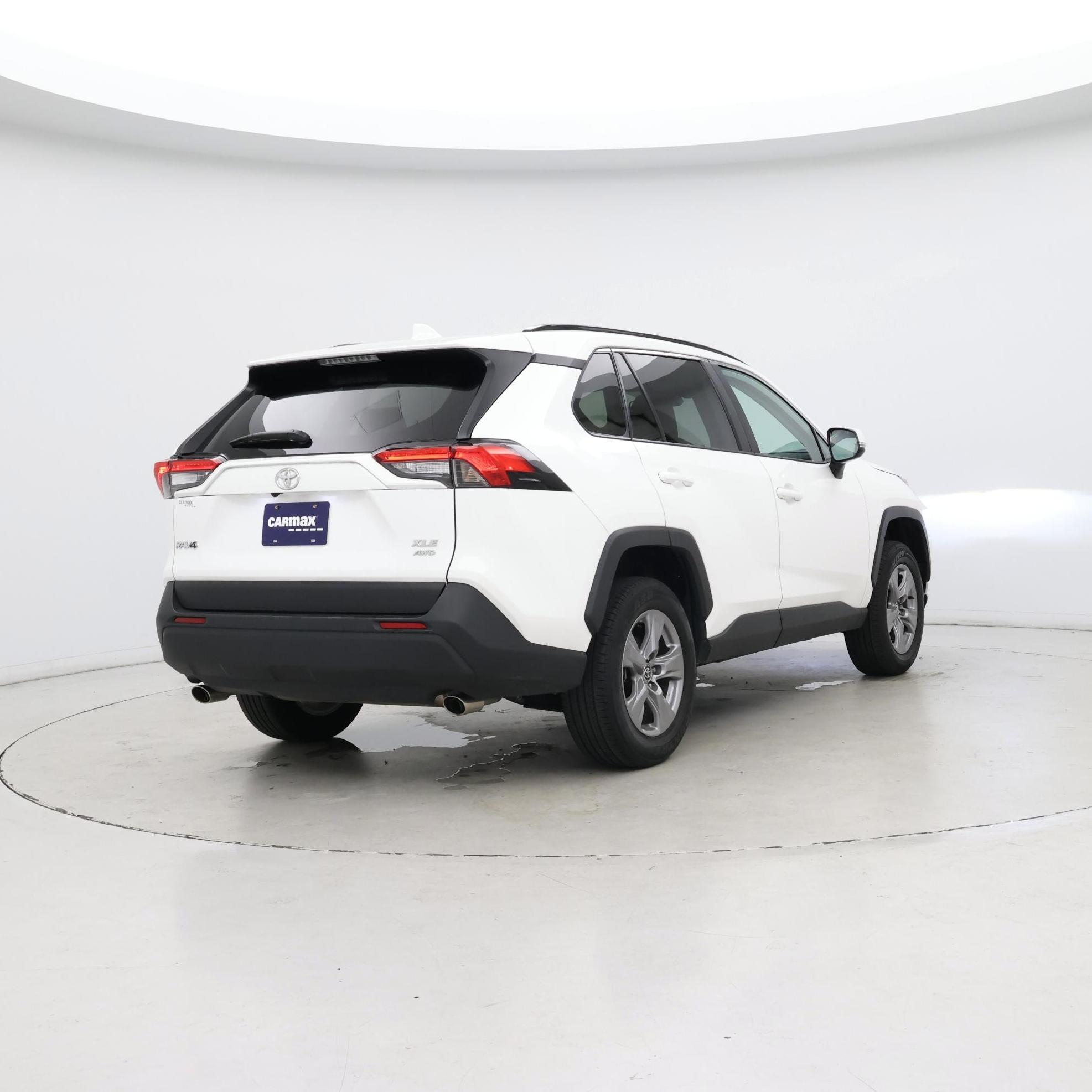 Thumbnail: 2022 Toyota RAV4 - 8