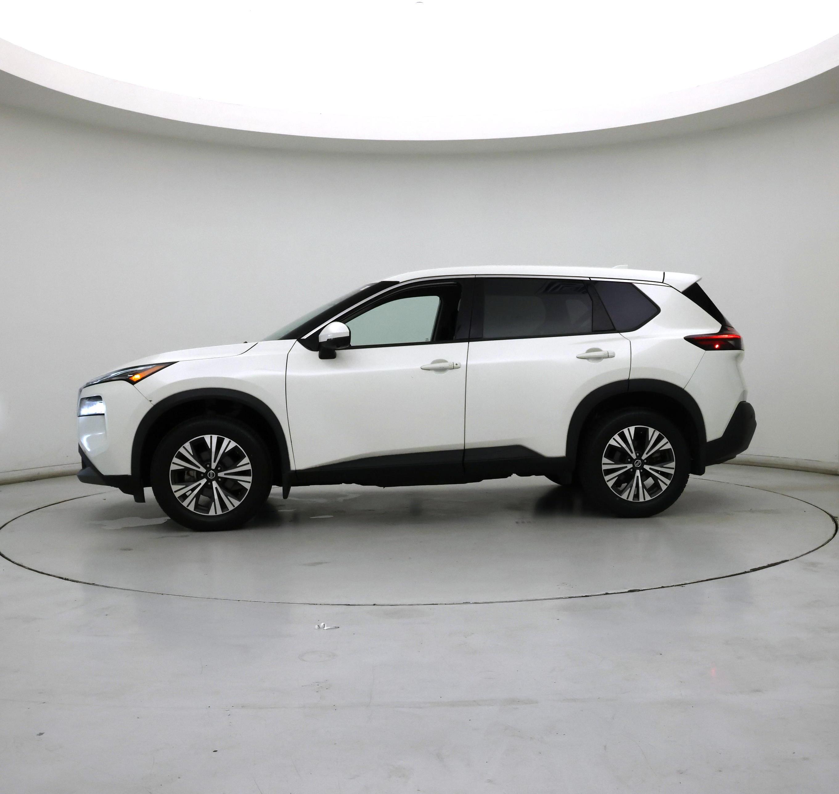 Thumbnail: 2021 Nissan Rogue - 3