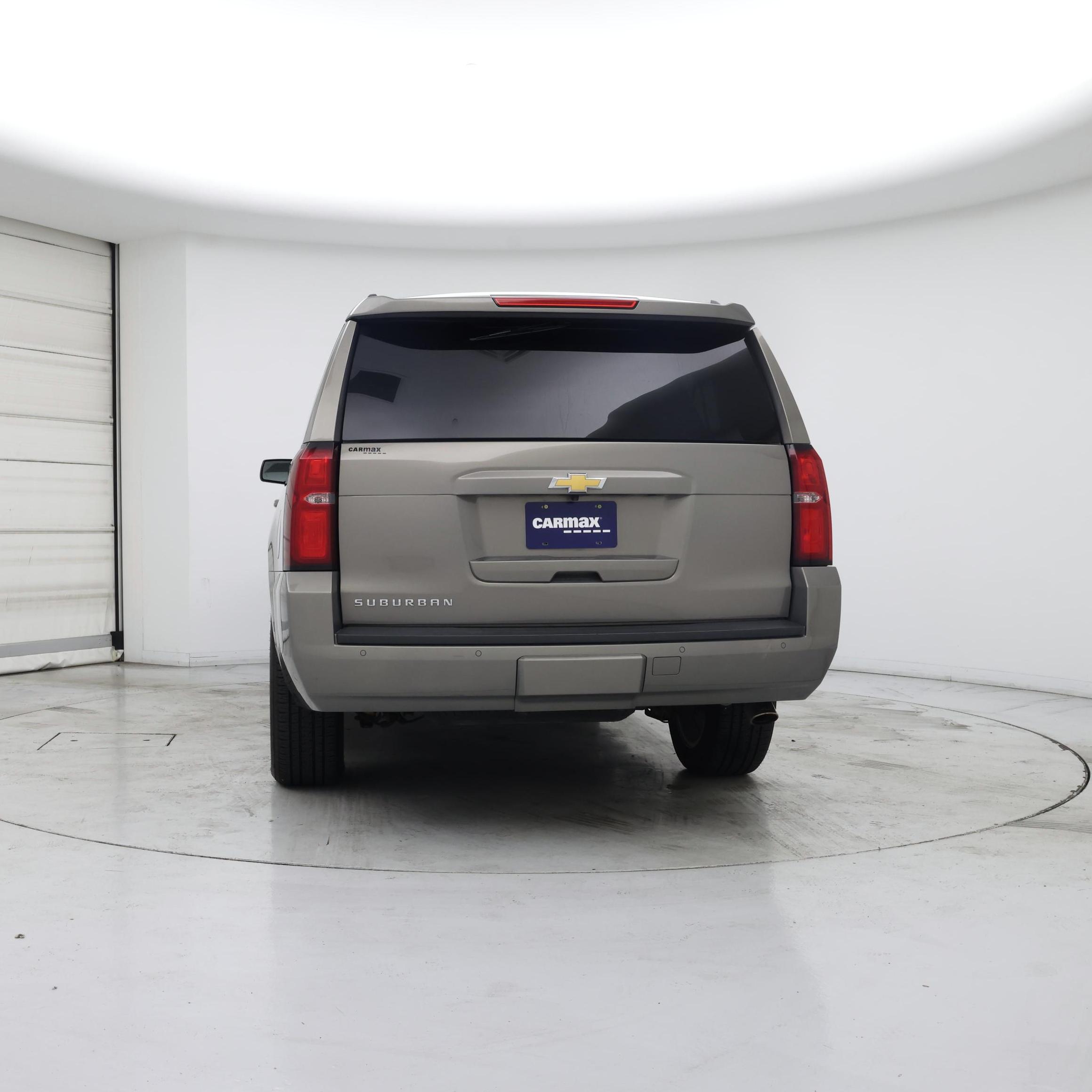 Thumbnail: 2017 Chevrolet Suburban - 6