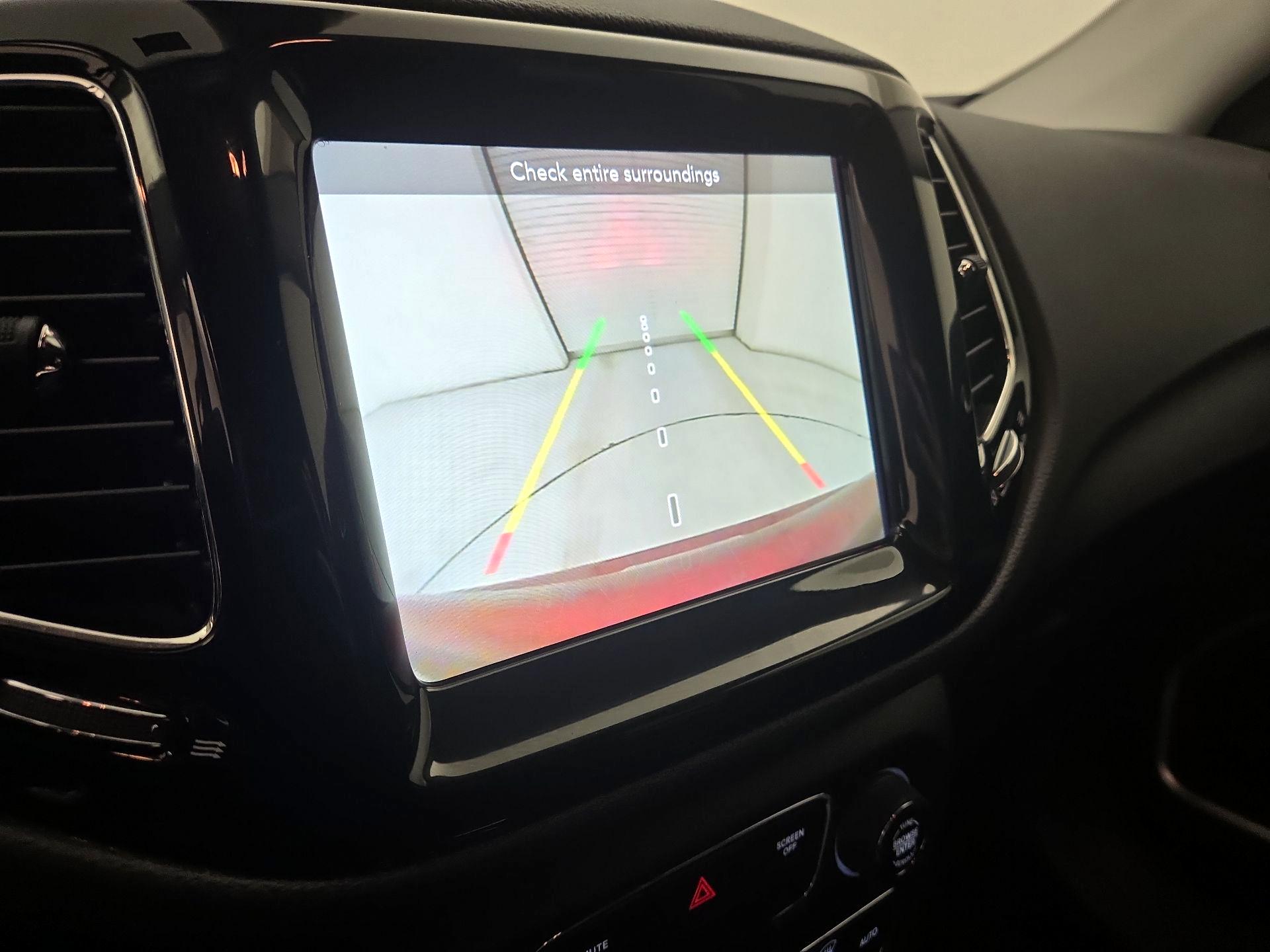 Thumbnail: 2020 Jeep Compass - 14
