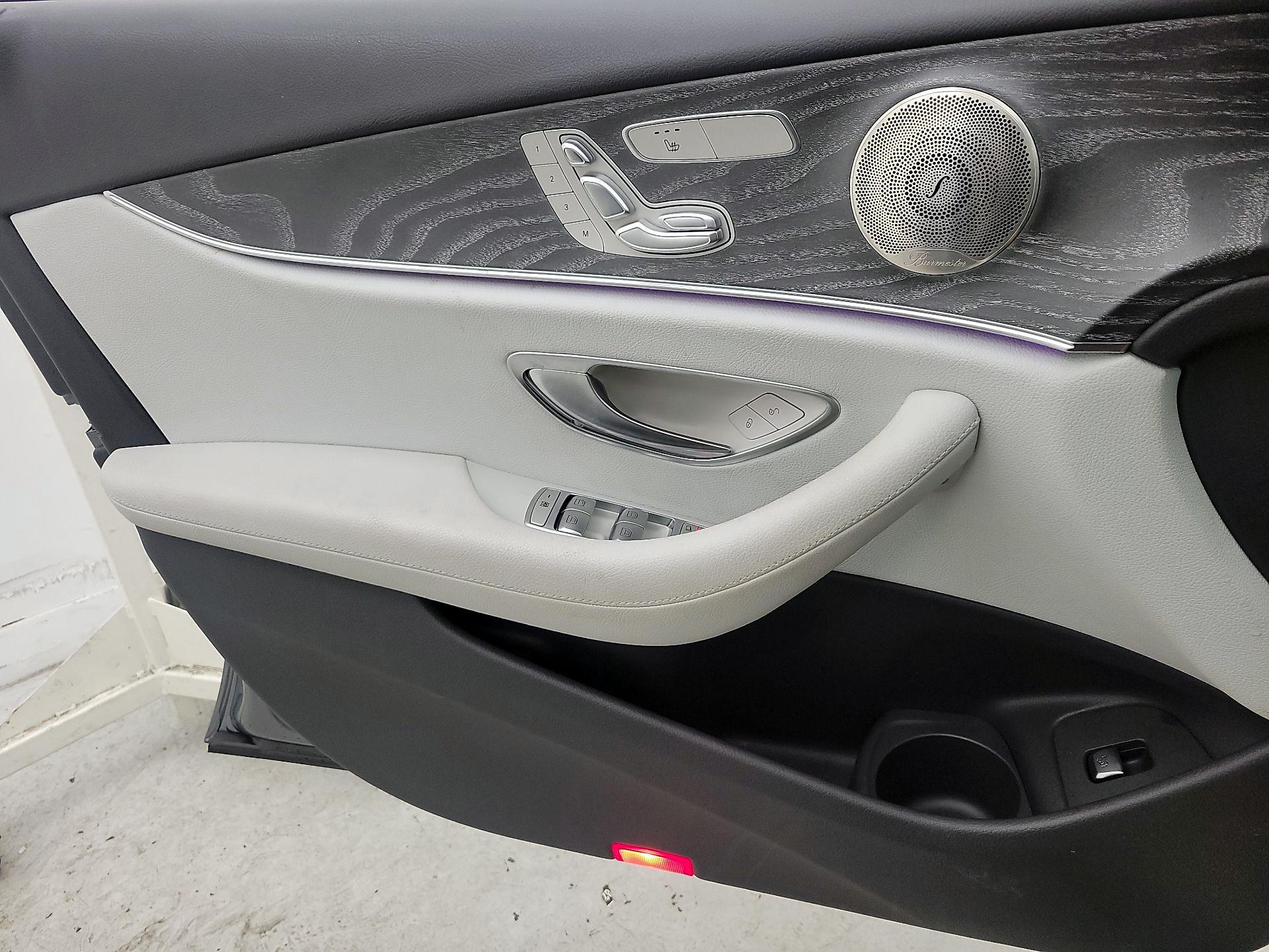 Thumbnail: 2022 Mercedes-Benz E-Class - 12