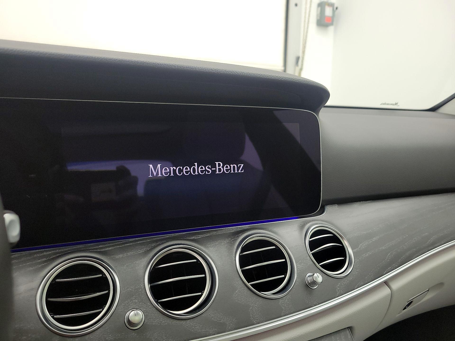 Thumbnail: 2022 Mercedes-Benz E-Class - 15