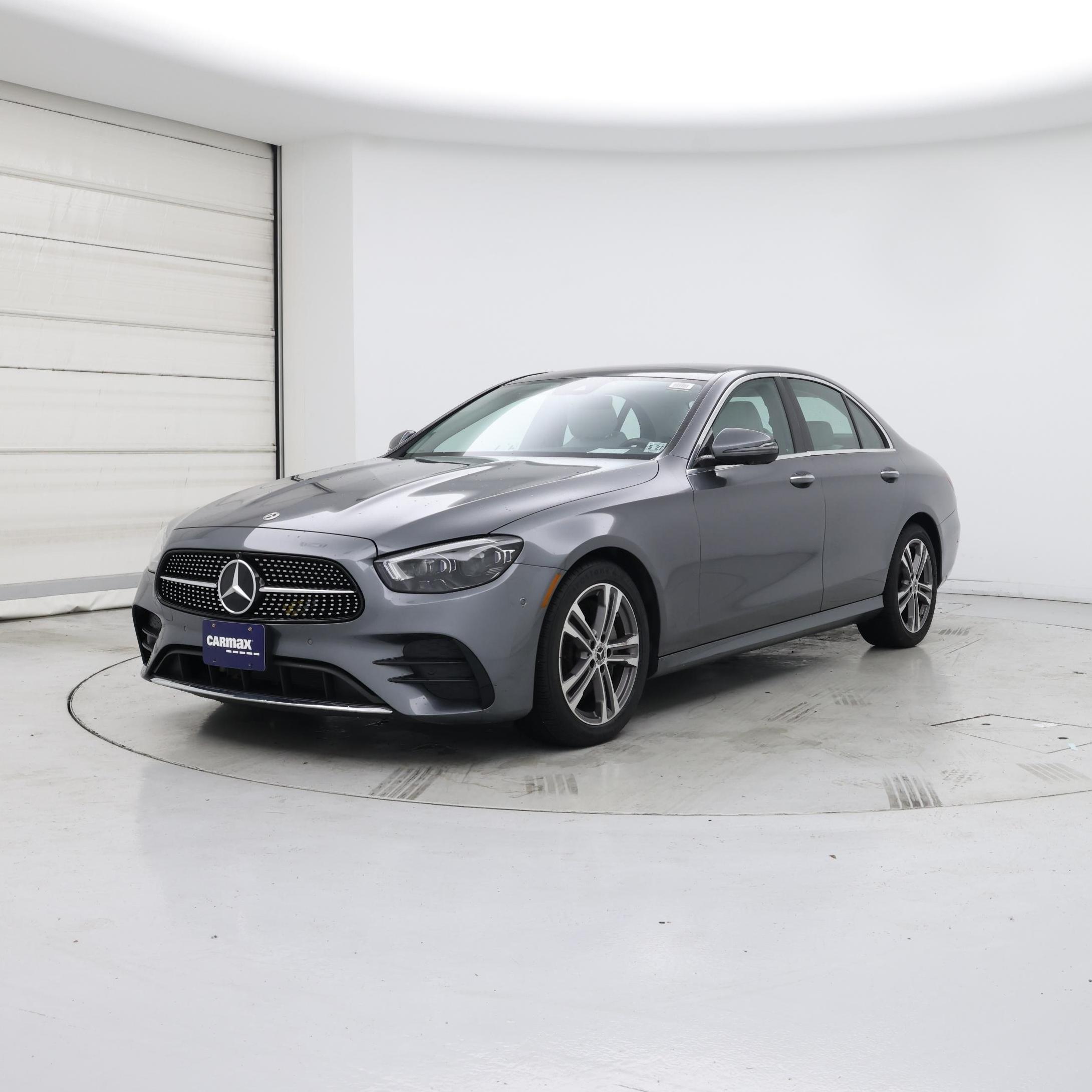 Thumbnail: 2022 Mercedes-Benz E-Class - 4