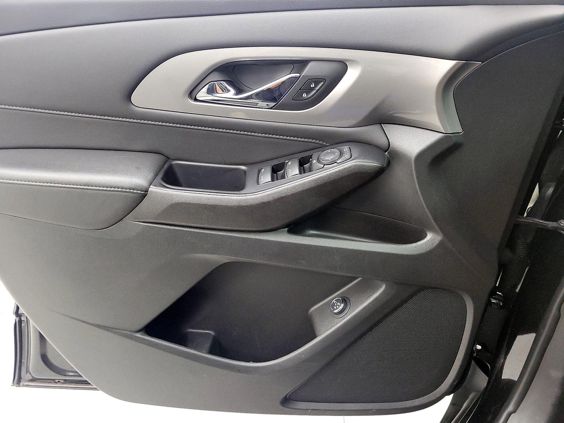 Thumbnail: 2023 Chevrolet Traverse - 12