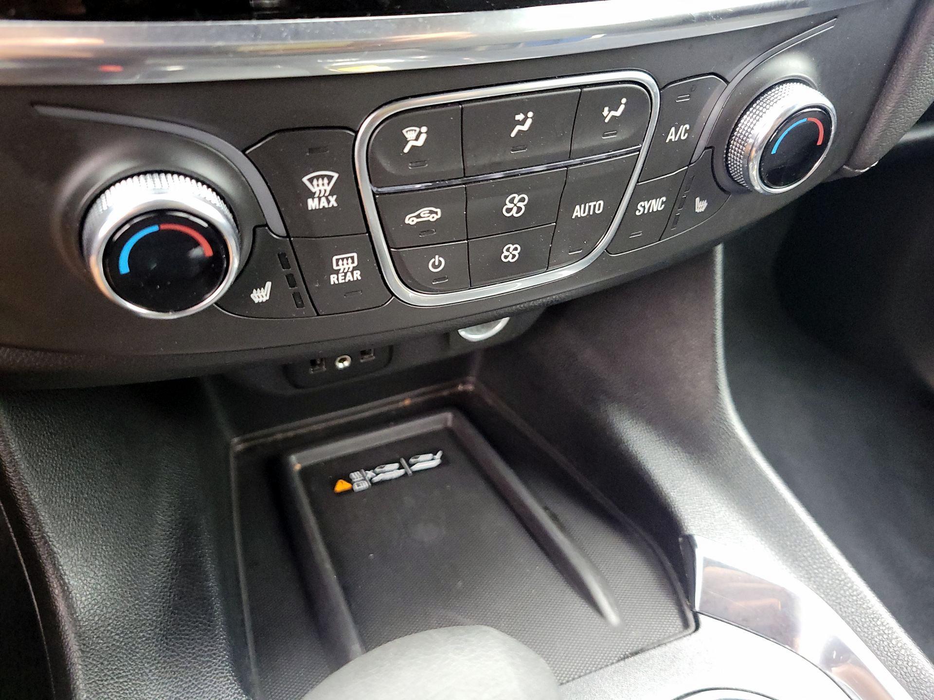 Thumbnail: 2023 Chevrolet Traverse - 16