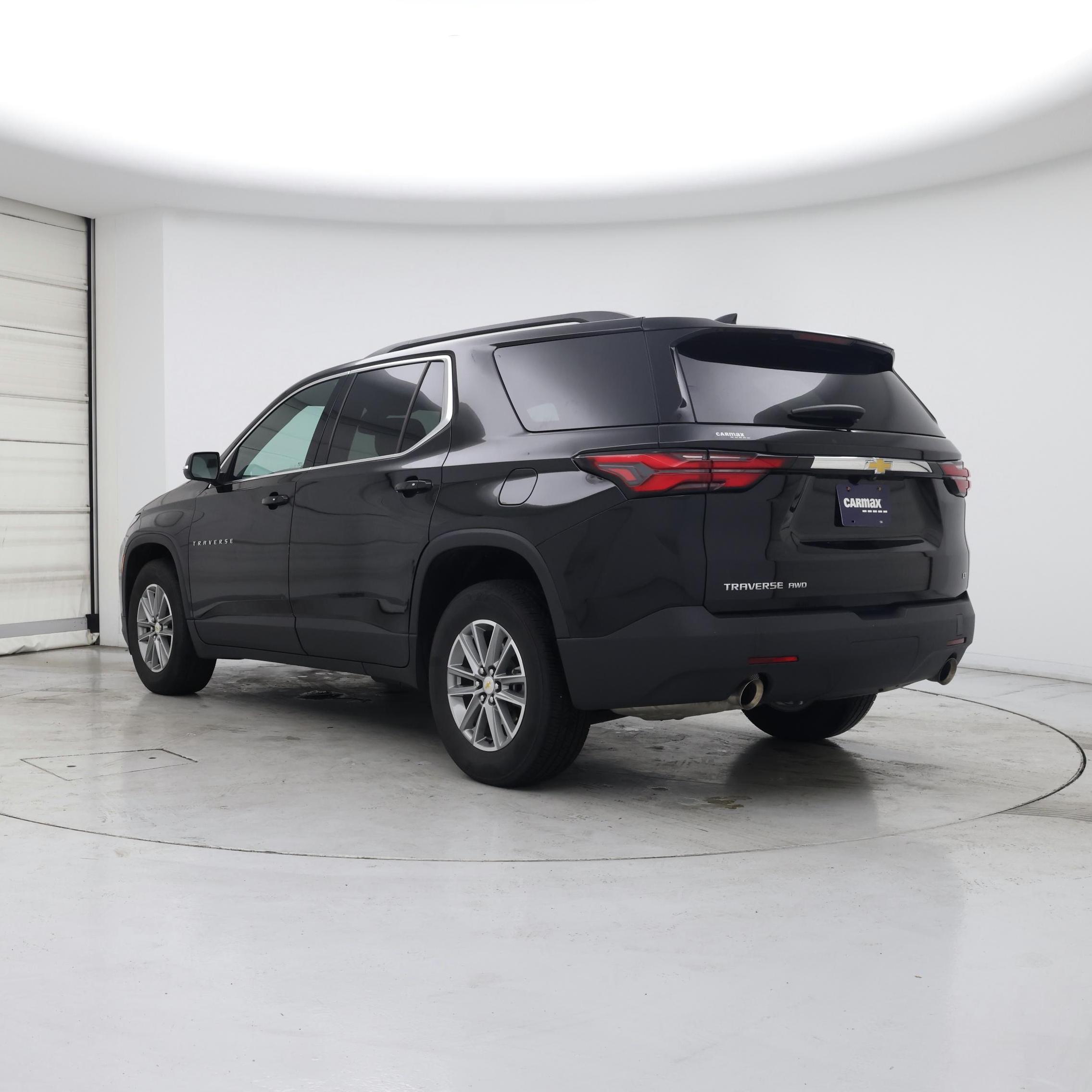 Thumbnail: 2023 Chevrolet Traverse - 2