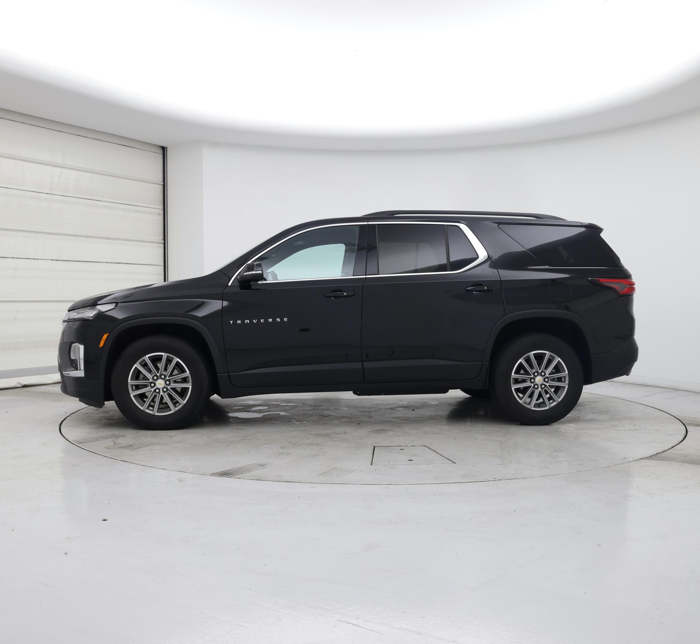 Thumbnail: 2023 Chevrolet Traverse - 3