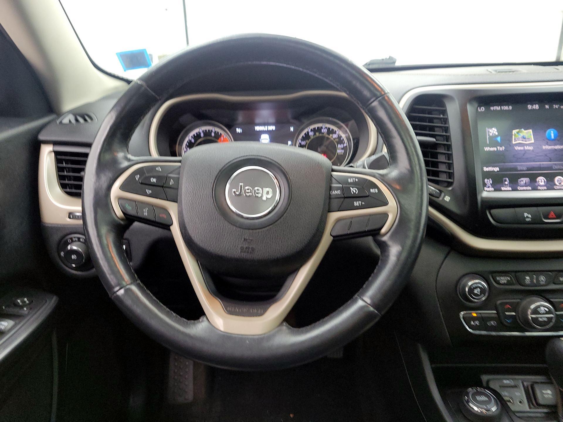Thumbnail: 2016 Jeep Cherokee - 10