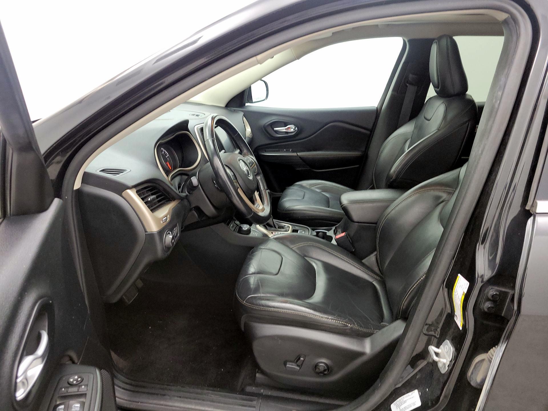 Thumbnail: 2016 Jeep Cherokee - 11