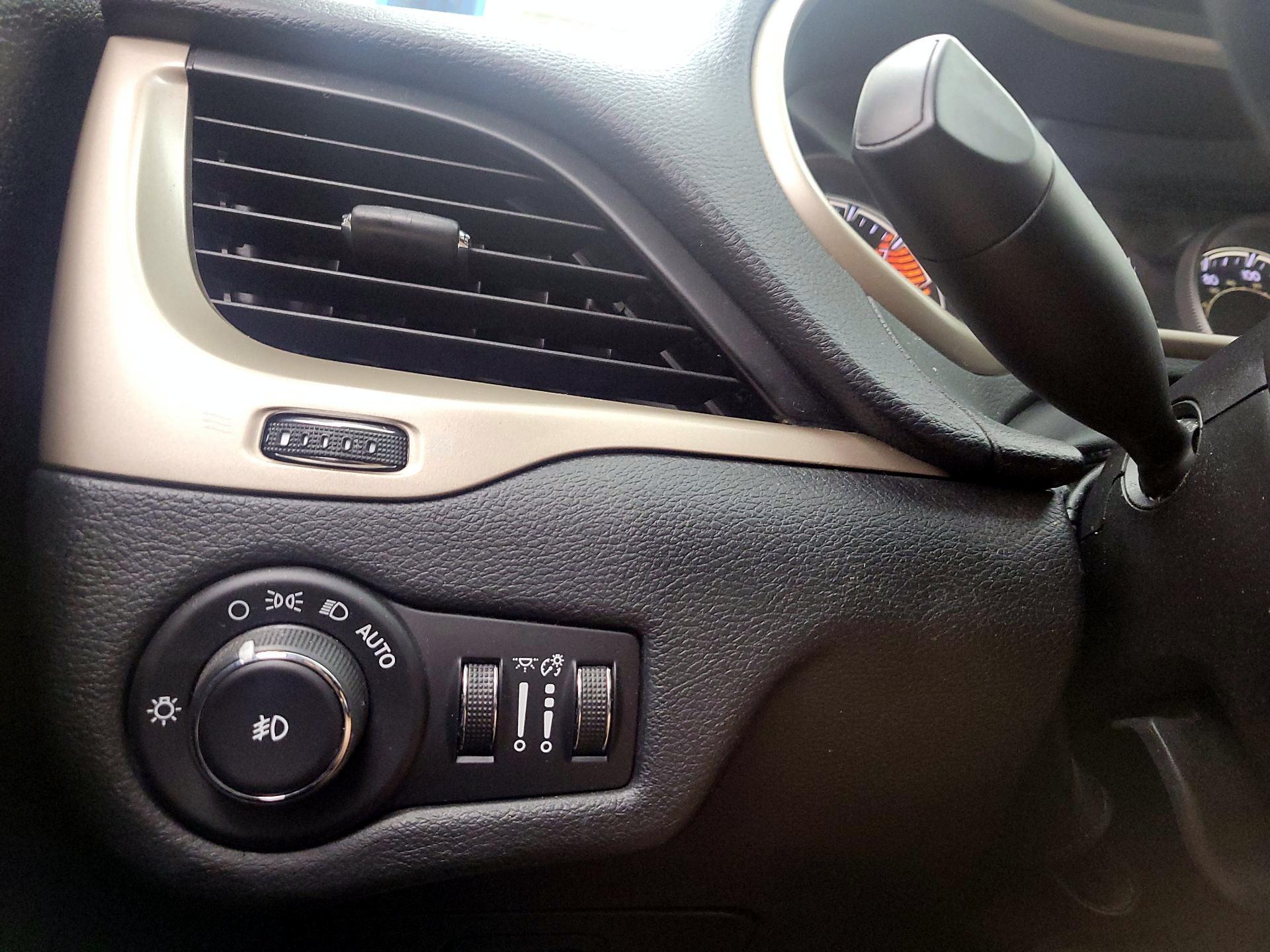 Thumbnail: 2016 Jeep Cherokee - 13