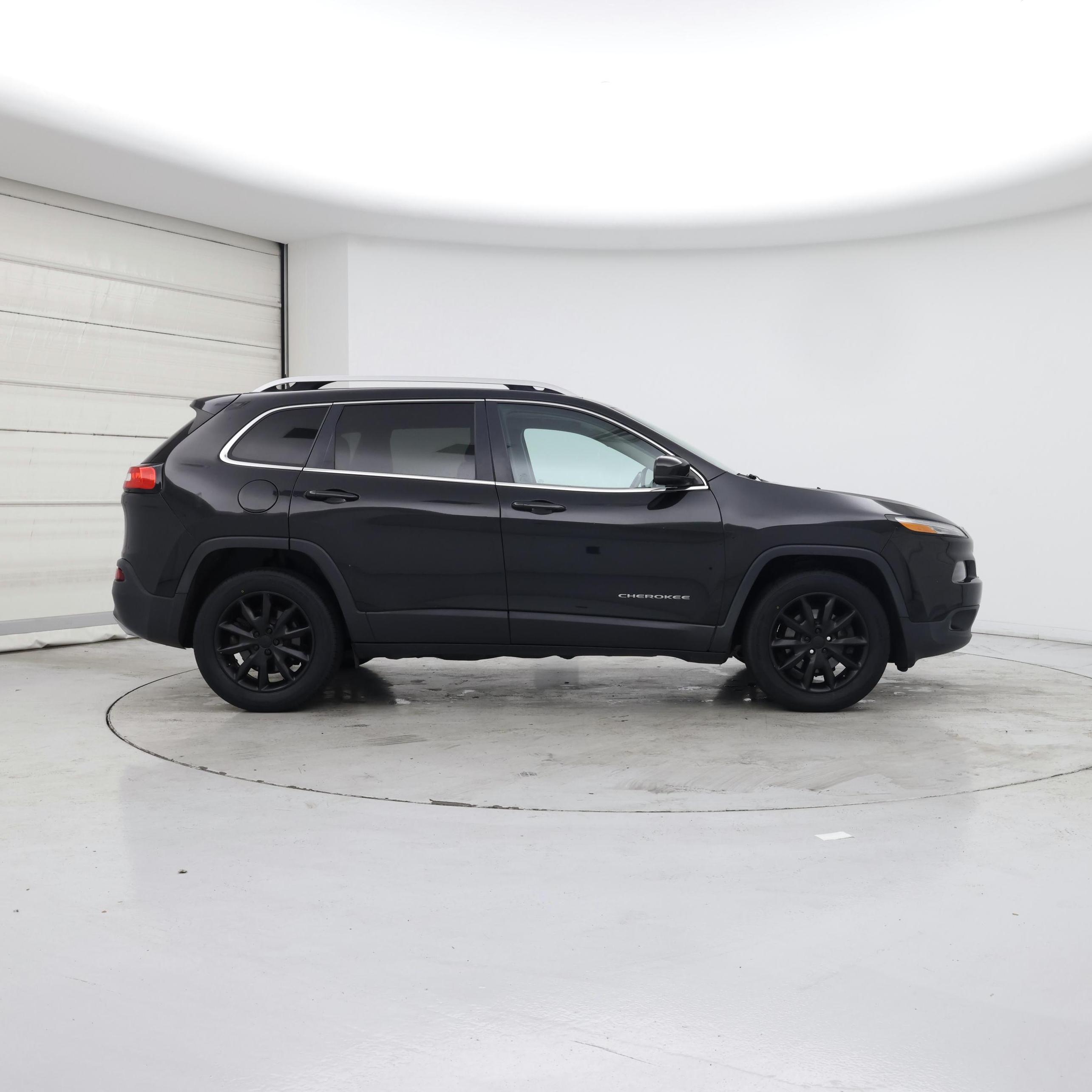 Thumbnail: 2016 Jeep Cherokee - 7