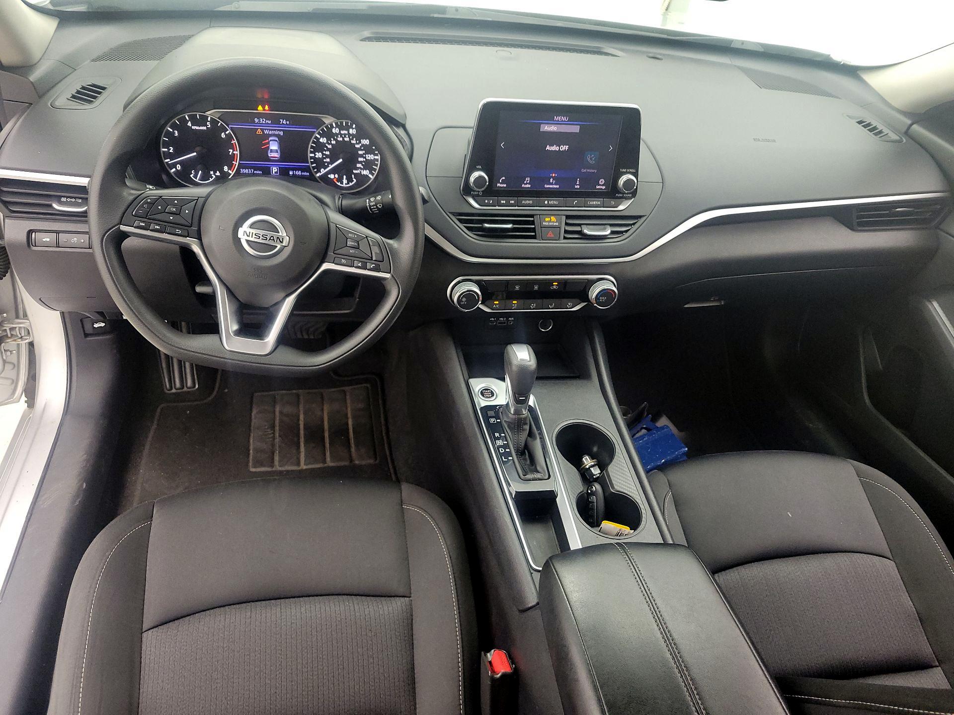 Thumbnail: 2020 Nissan Altima - 9