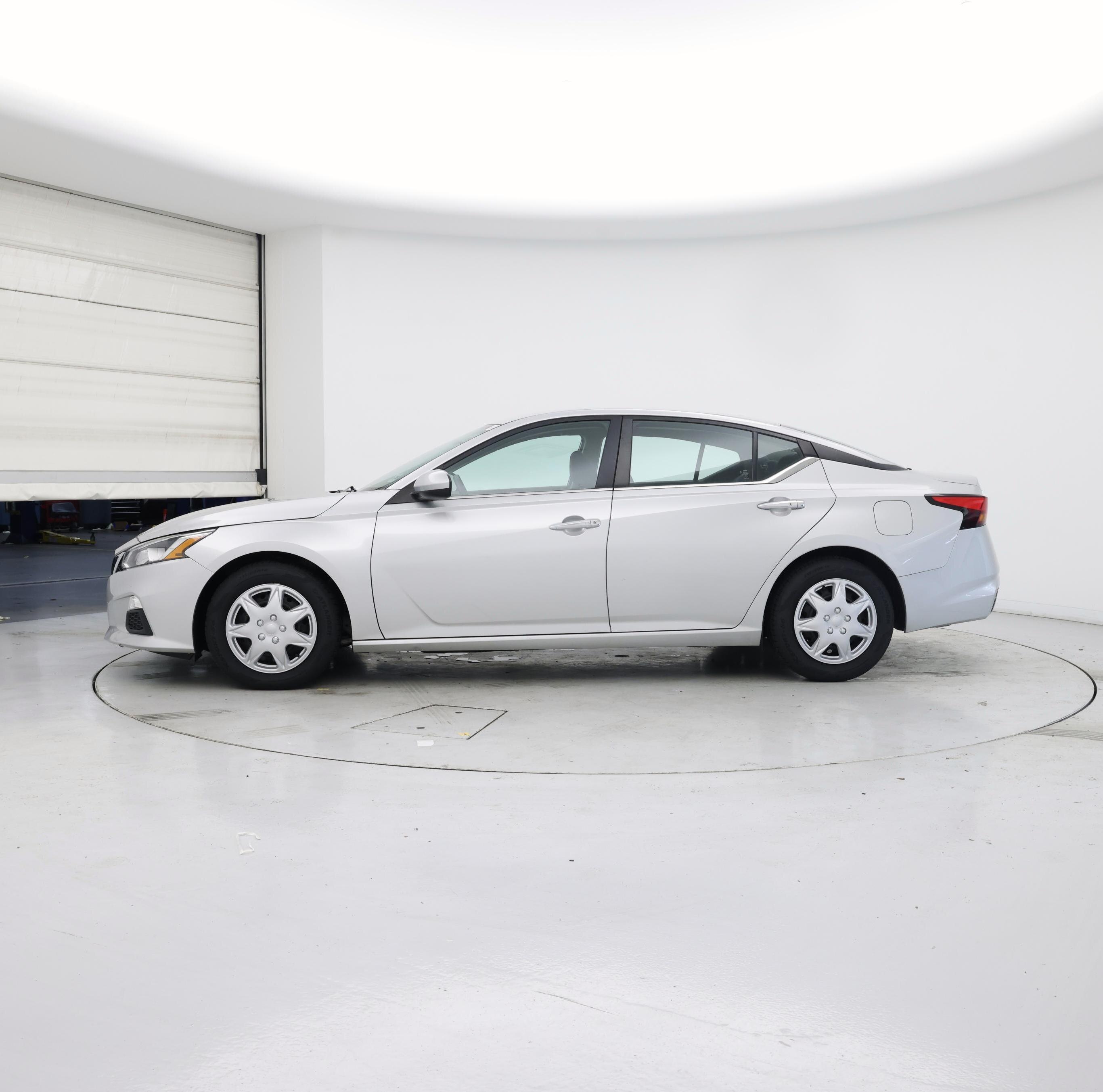 Thumbnail: 2020 Nissan Altima - 3