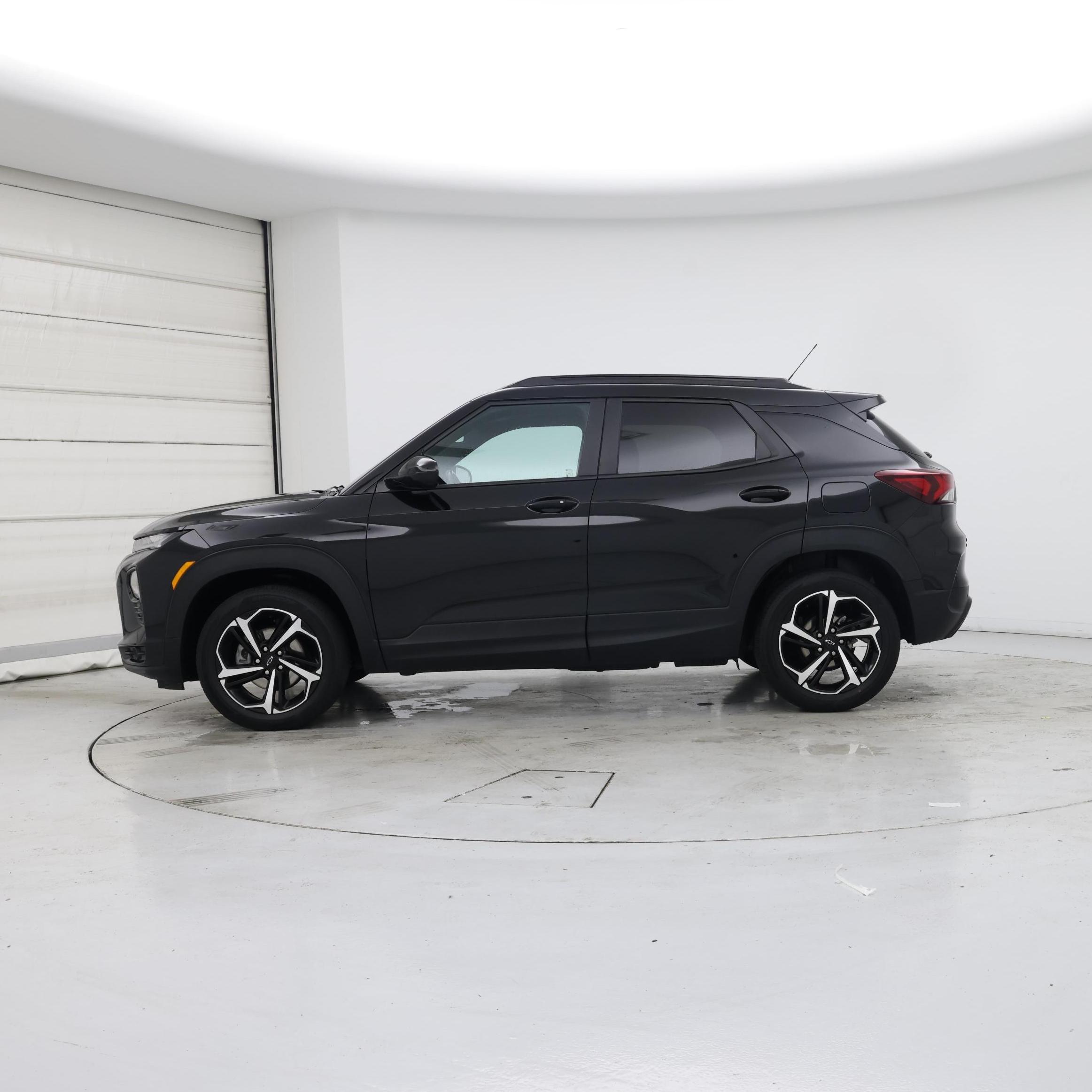 Thumbnail: 2023 Chevrolet TrailBlazer - 3