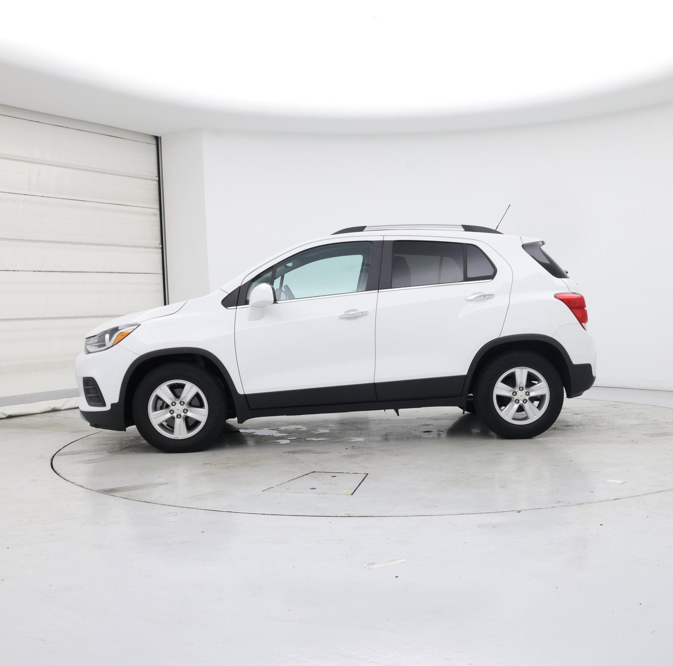Thumbnail: 2020 Chevrolet Trax - 3