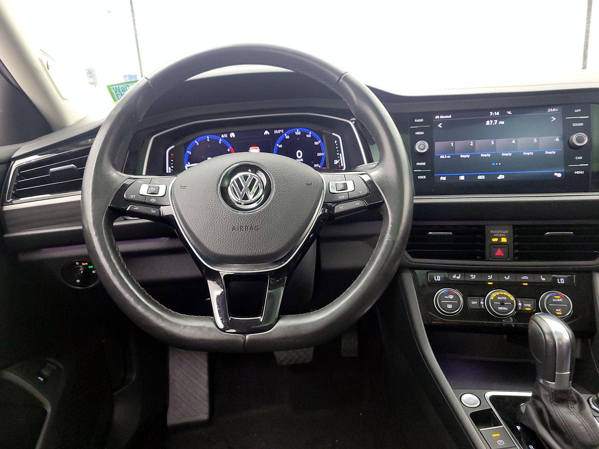 Thumbnail: 2019 Volkswagen Jetta - 10