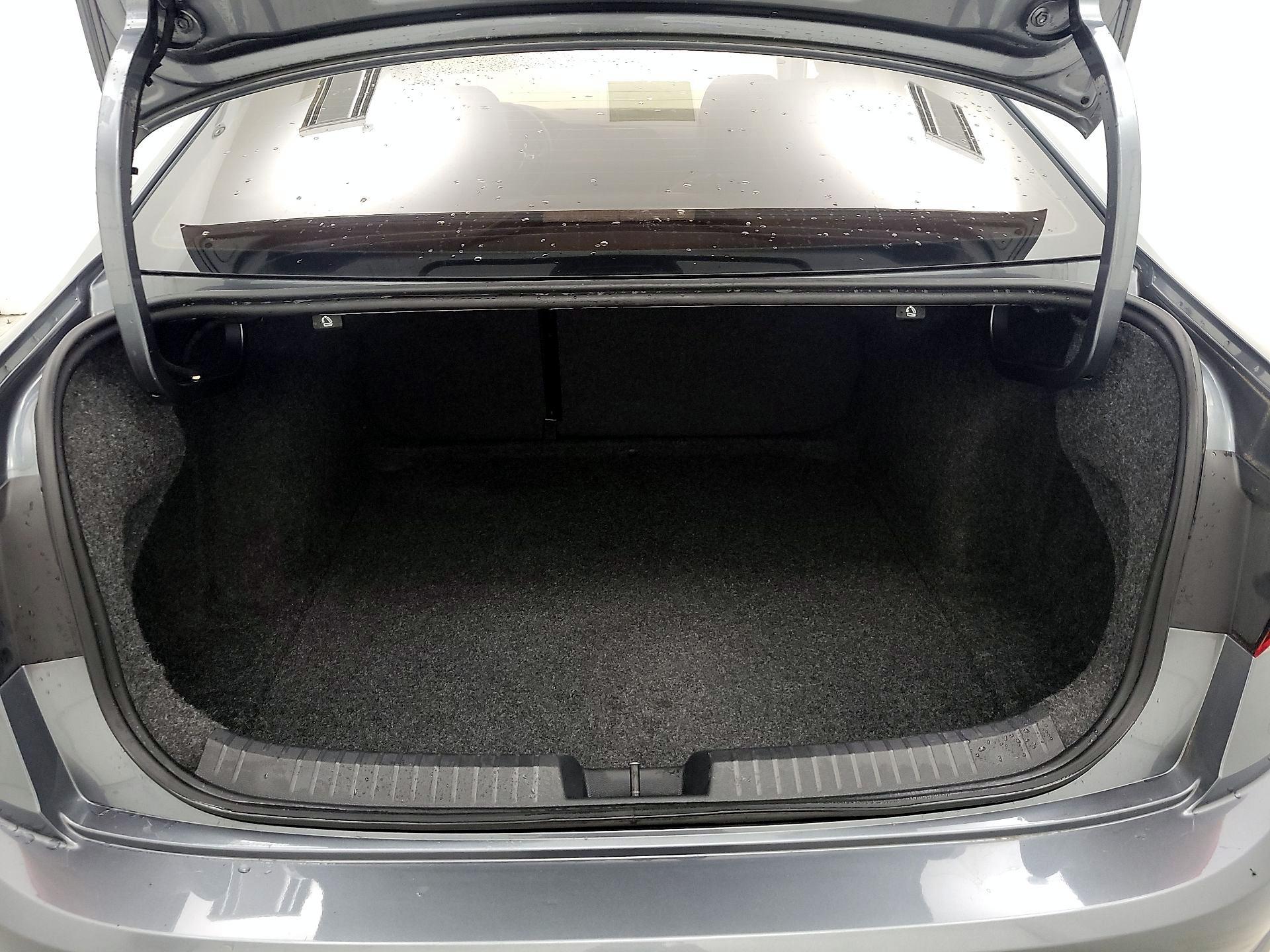 Thumbnail: 2019 Volkswagen Jetta - 19