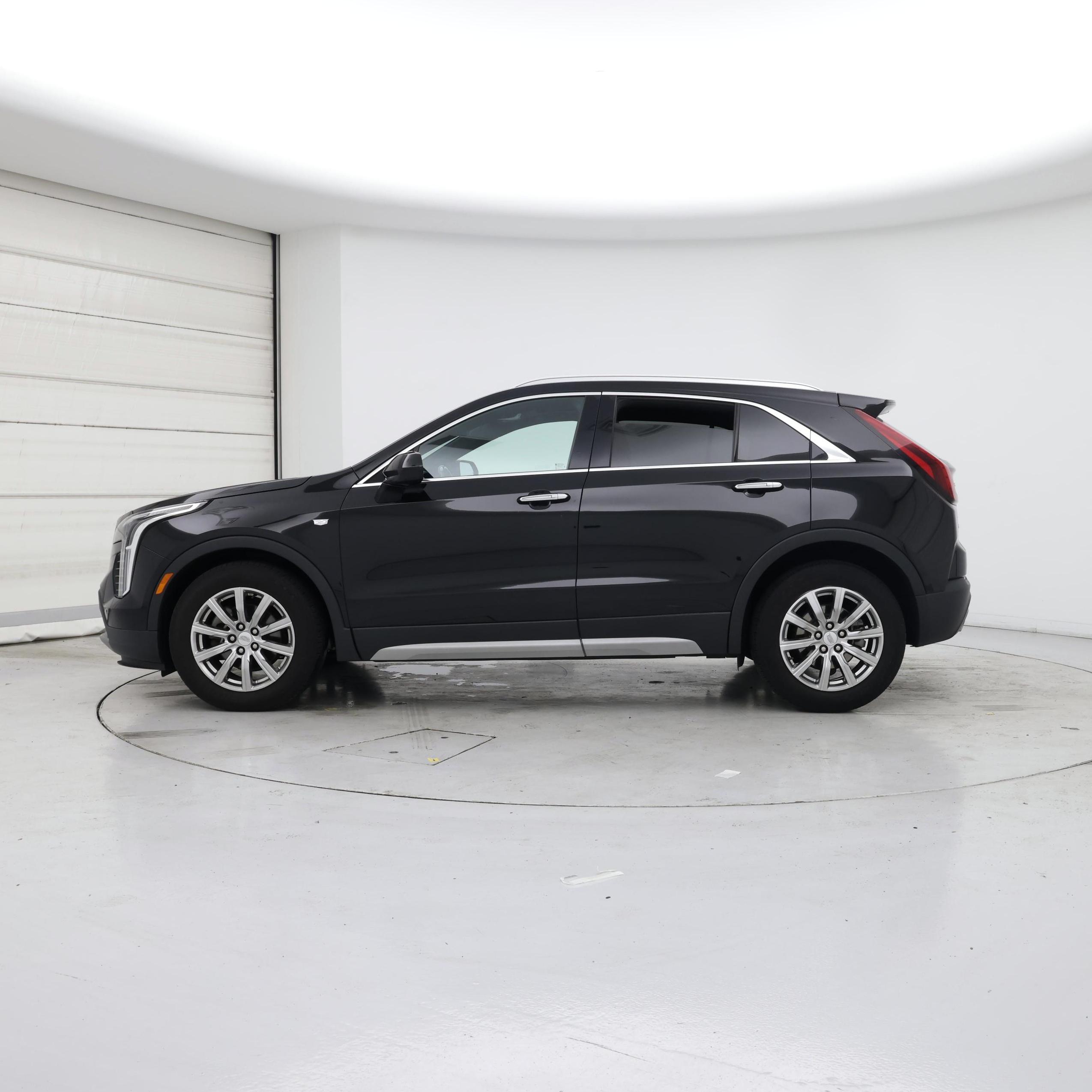 Thumbnail: 2019 Cadillac XT4 - 3