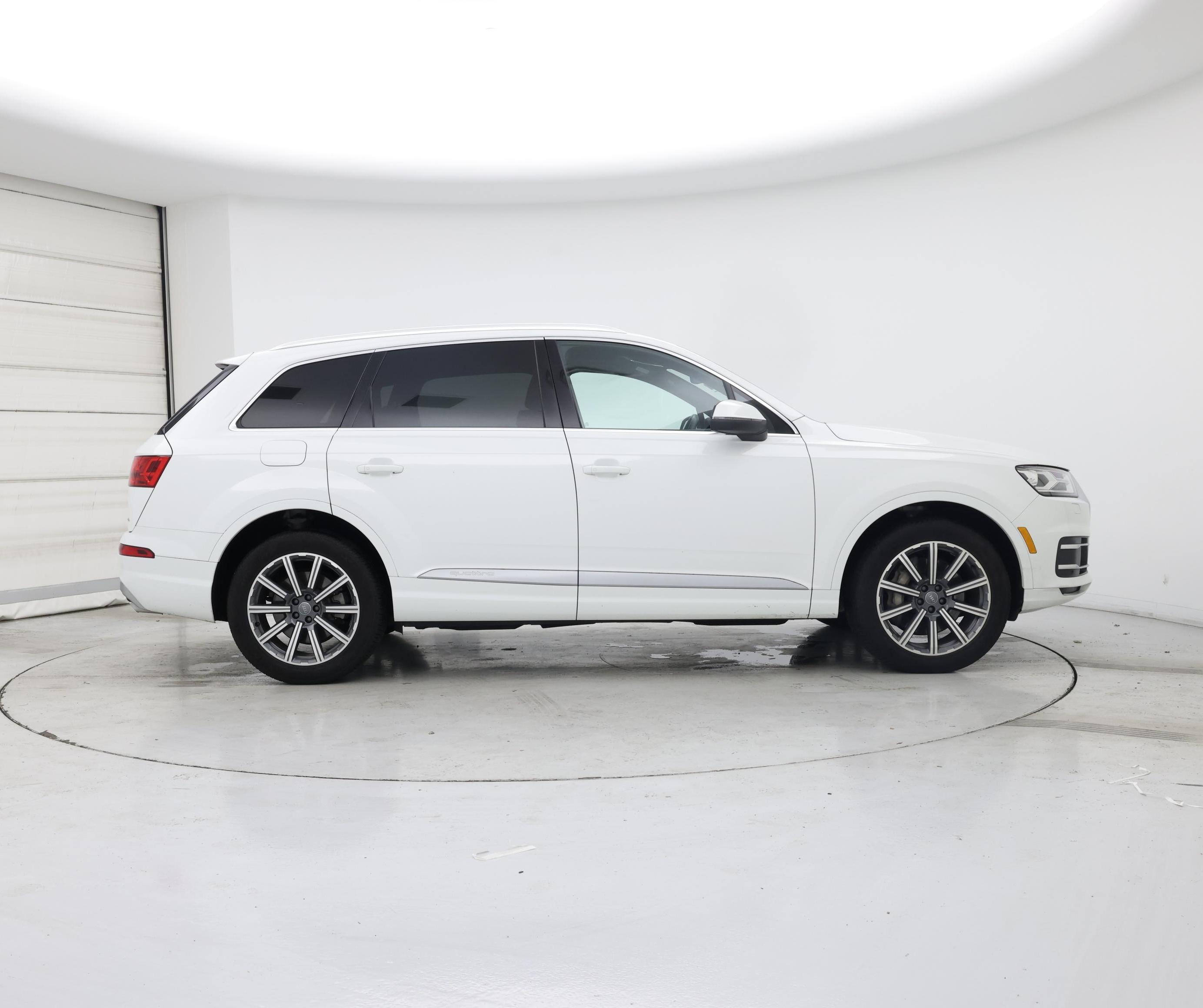 Thumbnail: 2019 Audi Q7 - 7