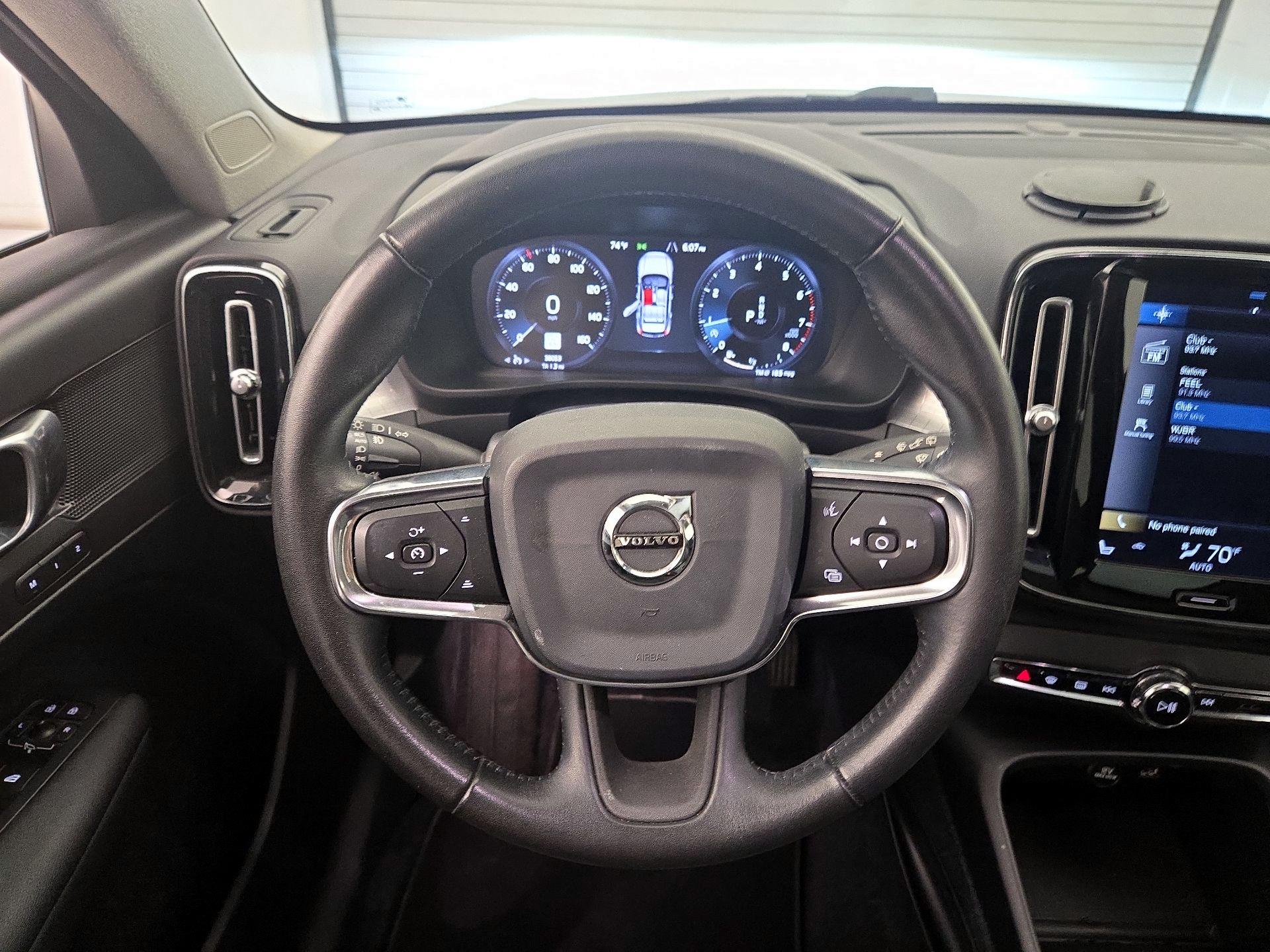 Thumbnail: 2019 Volvo XC40 - 10
