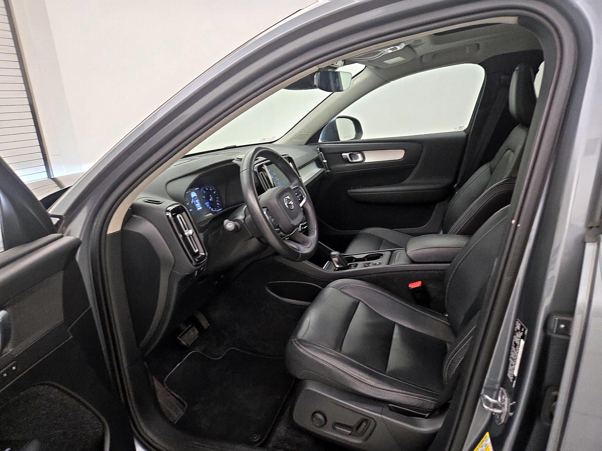 Thumbnail: 2019 Volvo XC40 - 11
