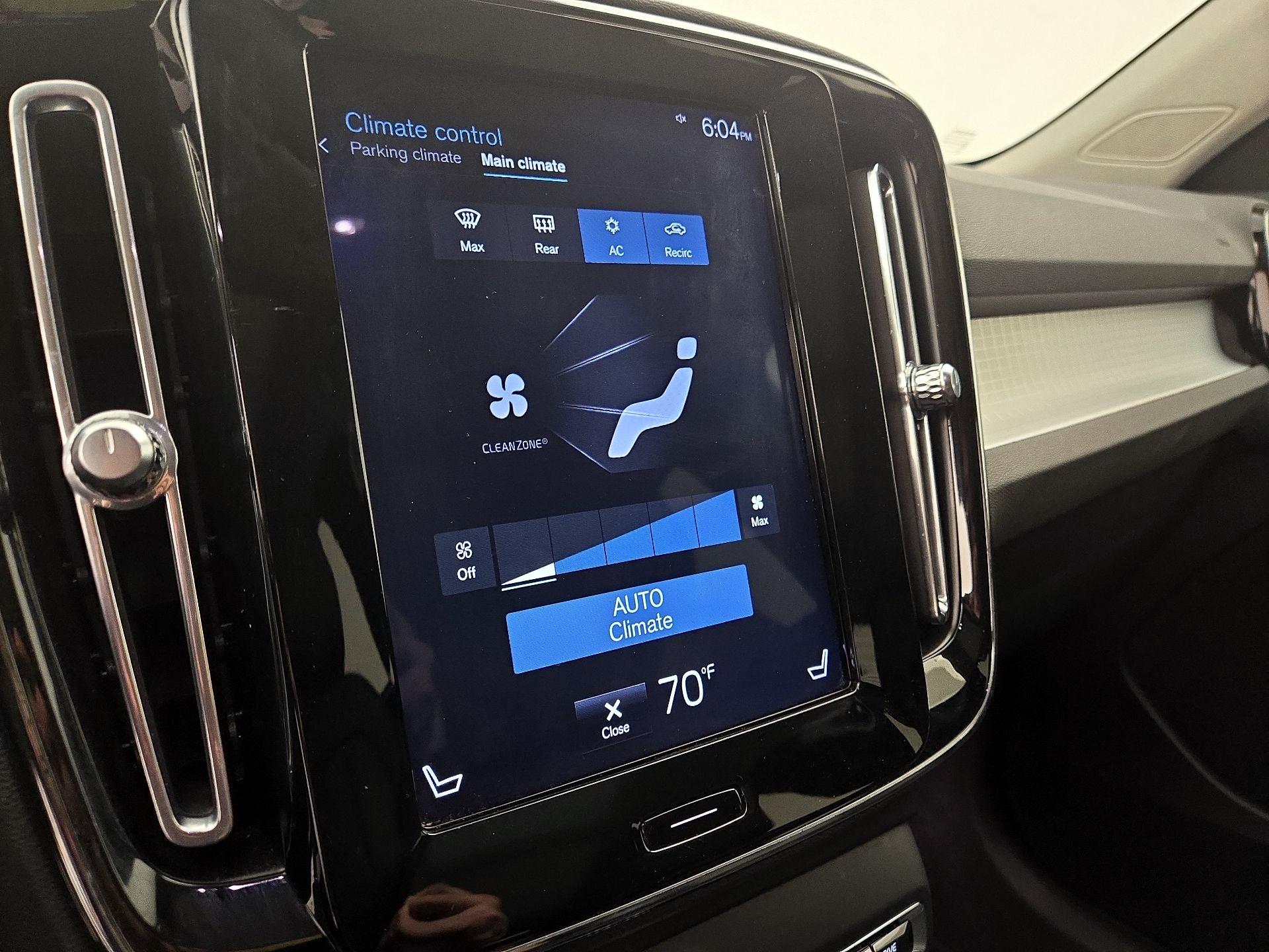 Thumbnail: 2019 Volvo XC40 - 16