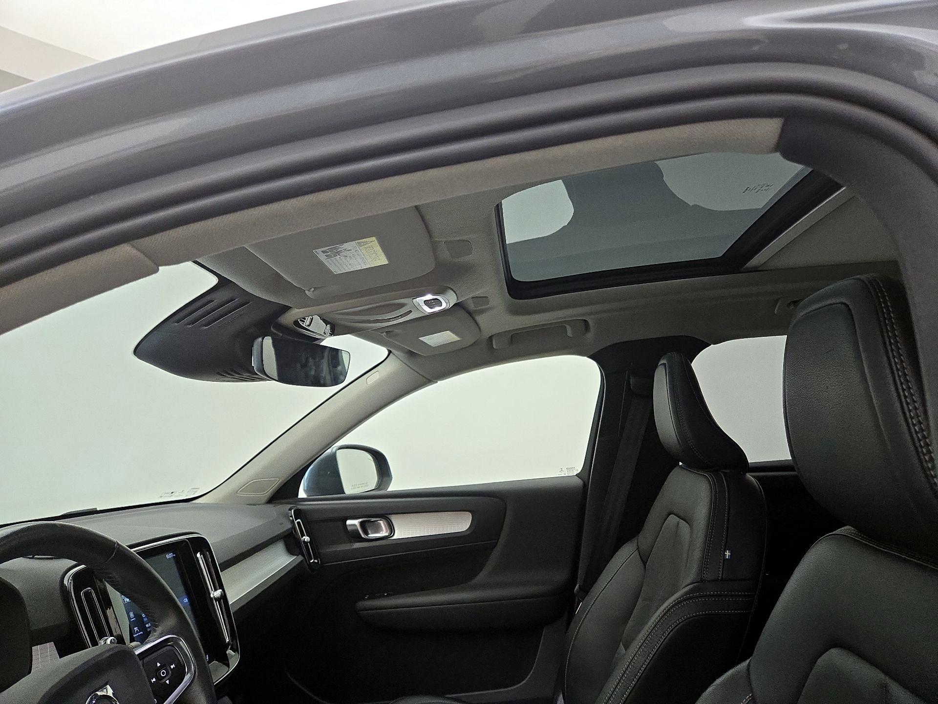 Thumbnail: 2019 Volvo XC40 - 19
