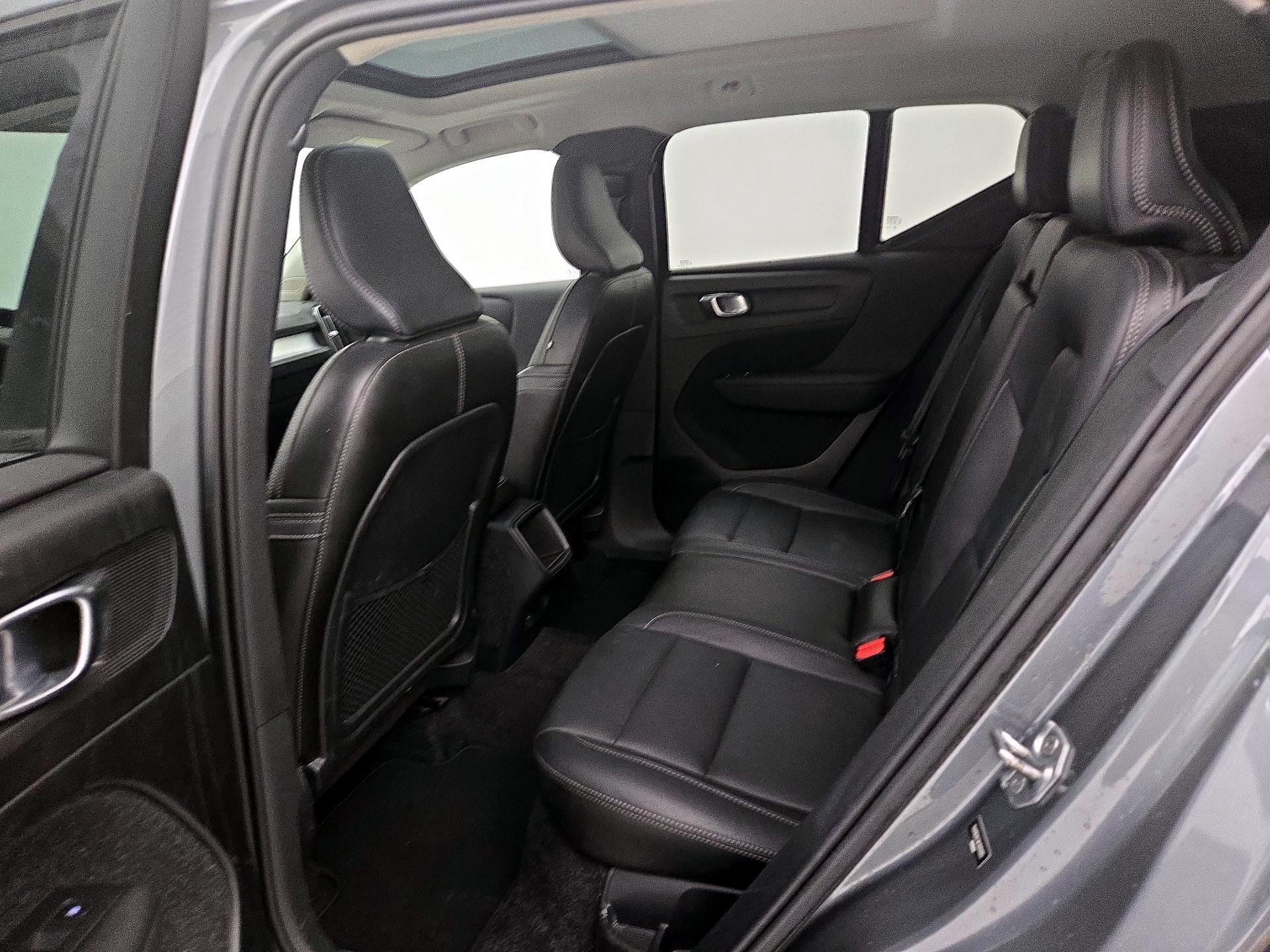 Thumbnail: 2019 Volvo XC40 - 20