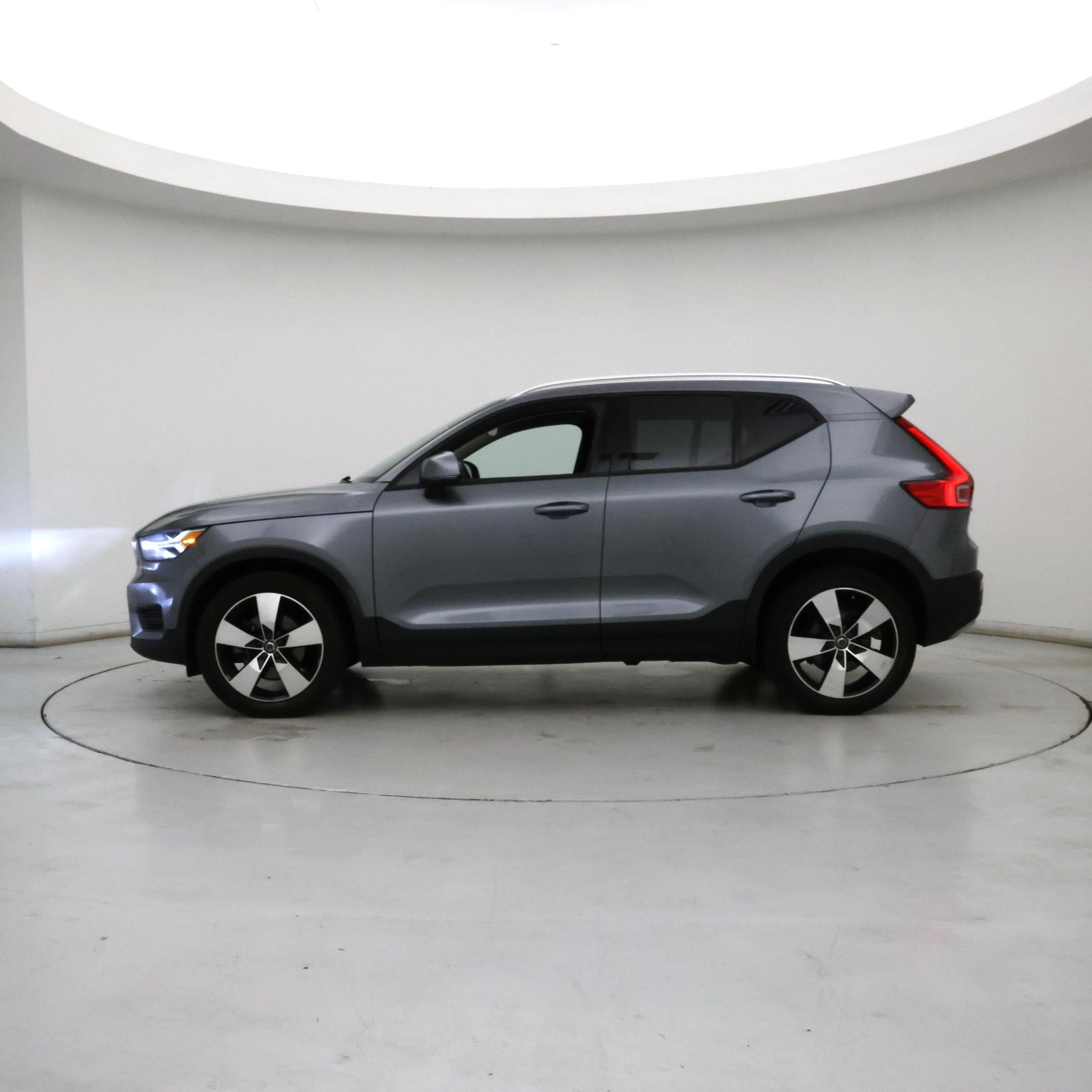 Thumbnail: 2019 Volvo XC40 - 3