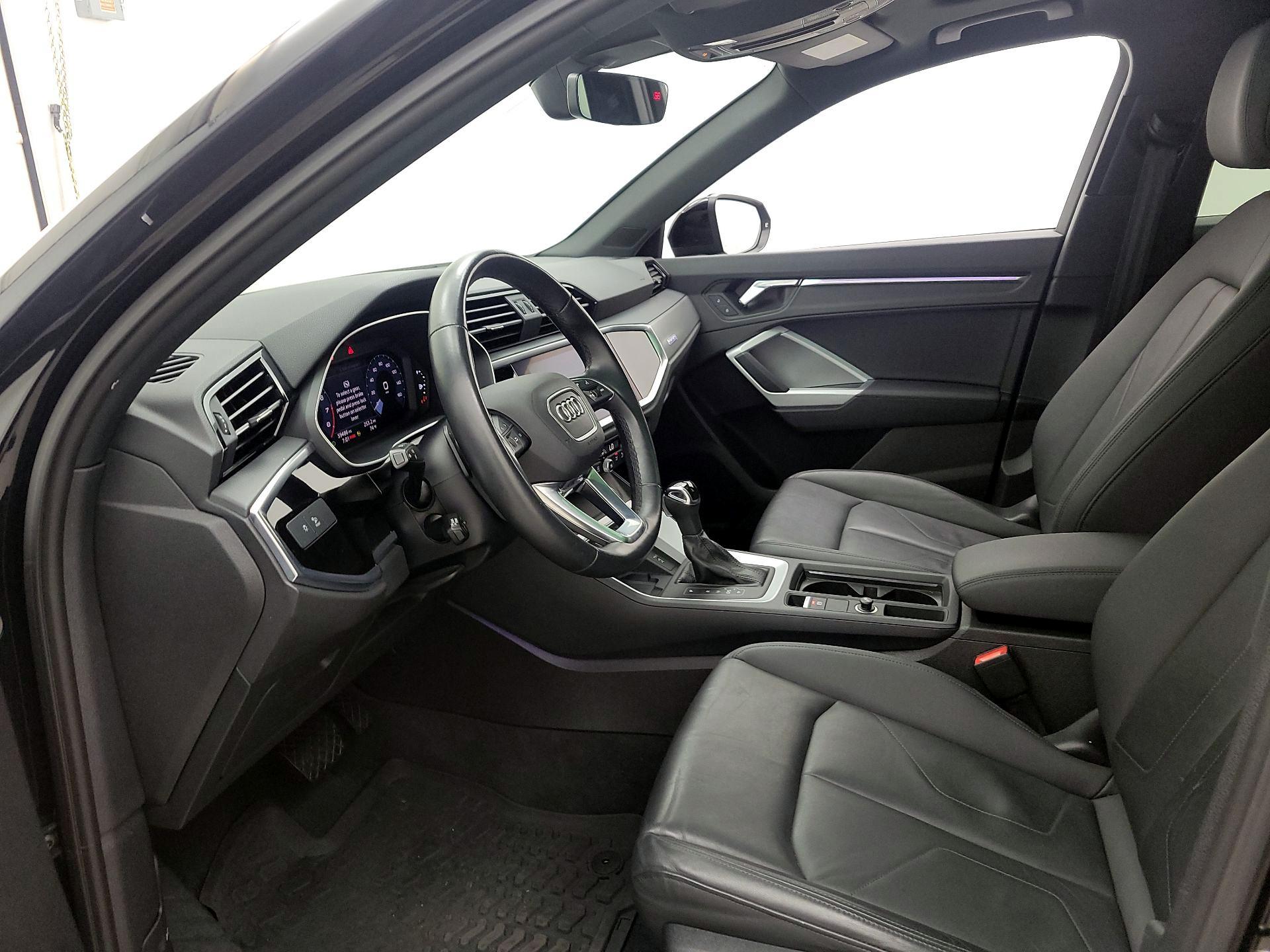 Thumbnail: 2021 Audi Q3 - 11